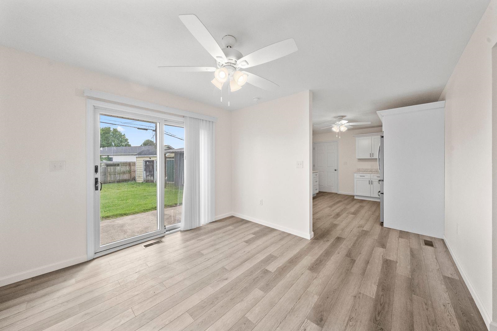 https://zimg.paragon.ice.com/ParagonImages/Property/PH/AABRKY/60476/10/0/0/8800086b1c45a641ac2c60c8438edac6/0/106c98b6d7b65186130196b7f459152a/60476-7c492042-e008-41cc-804a-0cc3c390bf50.JPG