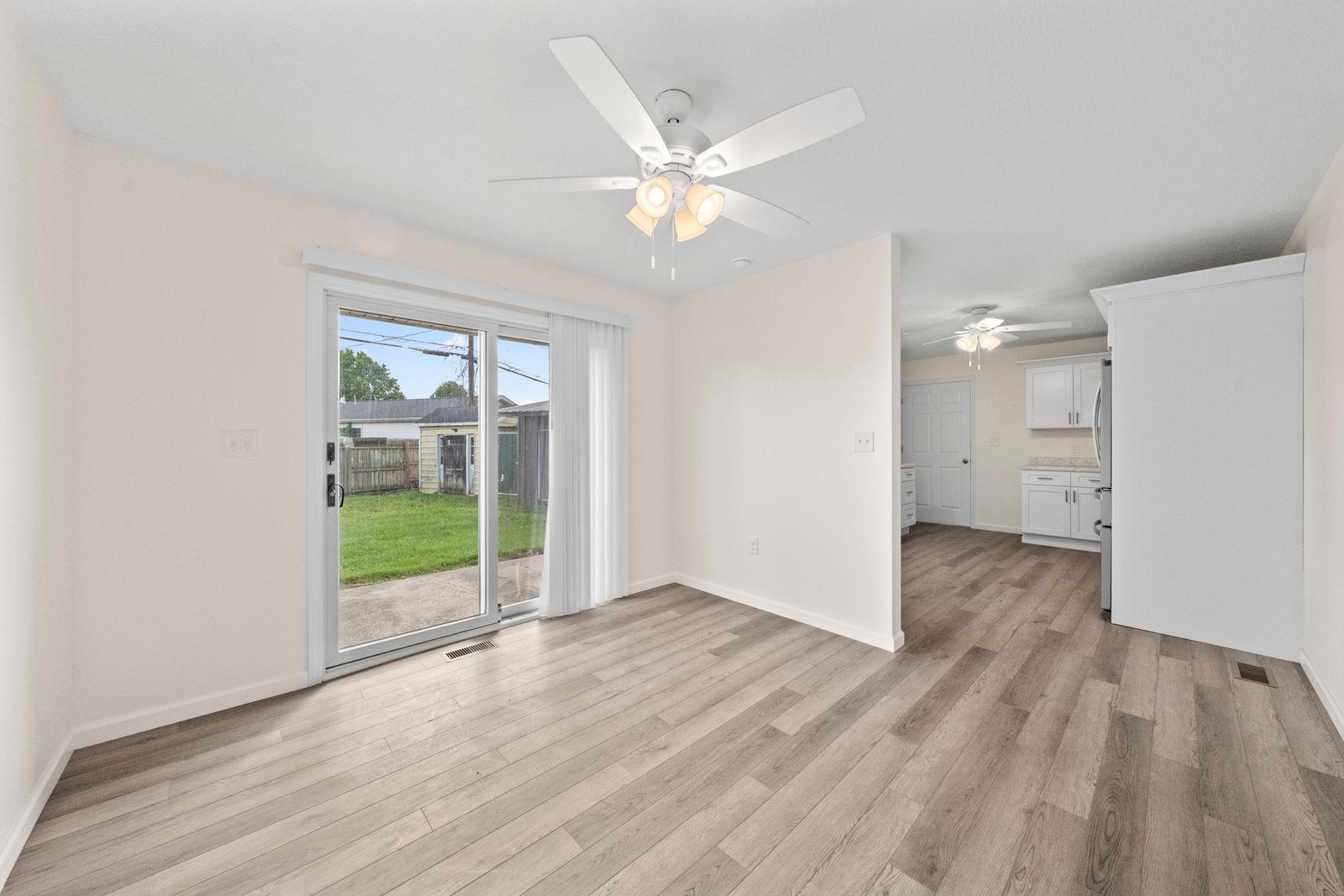 https://zimg.paragon.ice.com/ParagonImages/Property/PH/AABRKY/60476/13/0/0/e582e652e0724a20566c030cb7a4a764/0/106c98b6d7b65186130196b7f459152a/60476-b509e4c3-1d49-45e9-bc4a-c7c195396f3d.JPG