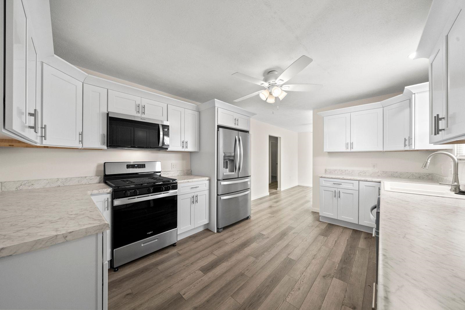 https://zimg.paragon.ice.com/ParagonImages/Property/PH/AABRKY/60476/2/0/0/cb0357cdedea87cf4f73a37831aaafed/0/106c98b6d7b65186130196b7f459152a/60476-cf76b352-9347-4f33-8a85-1f0cc21136bd.JPG