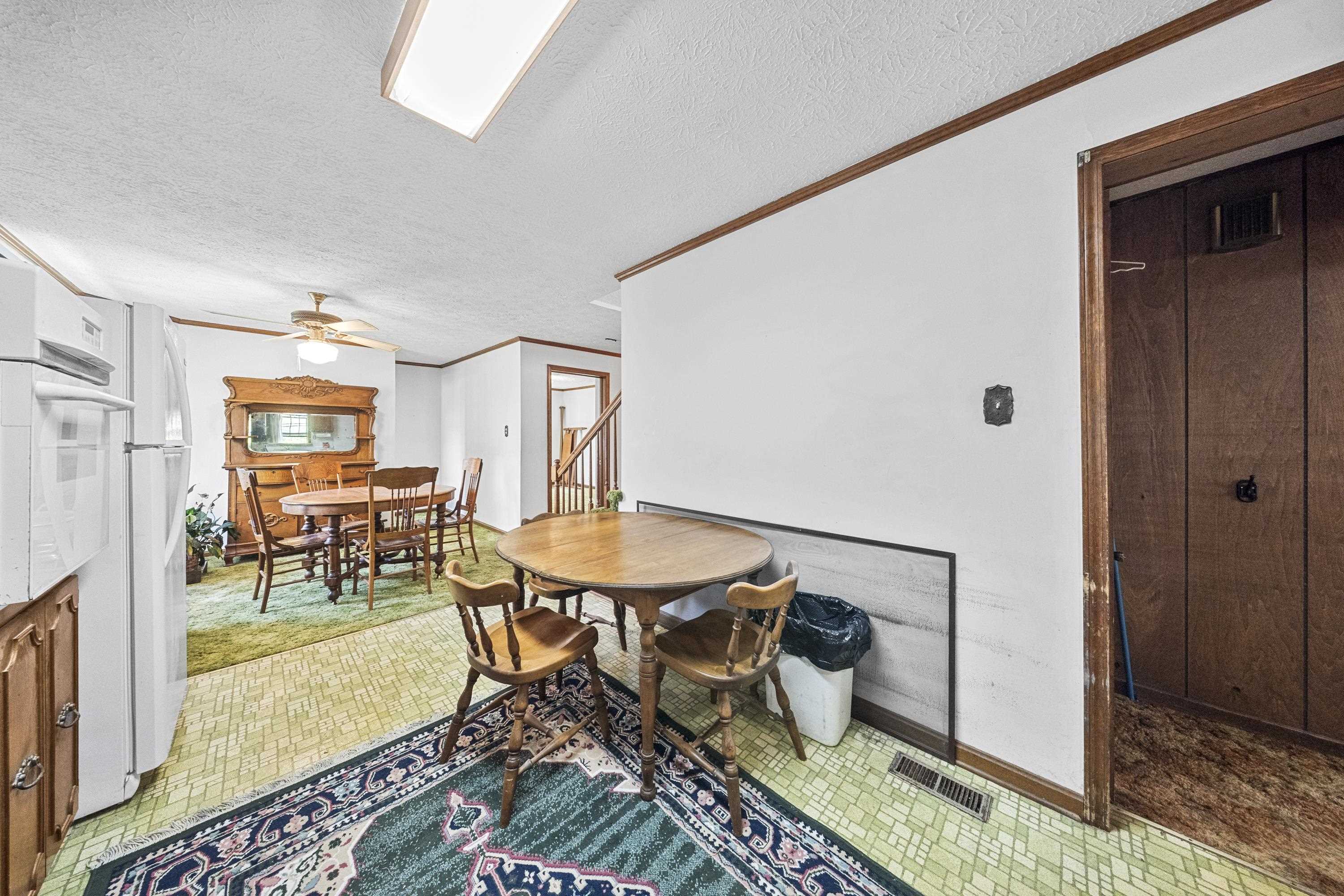https://zimg.paragon.ice.com/ParagonImages/Property/PH/AABRKY/60499/12/0/0/bb3329641e10ada80d8ce76e839b9e60/0/80ec67ce481846e4c90e9ee9e740d586/60499-04da3e8a-0b57-4232-84b2-4dbdf3cc5cd7.JPG