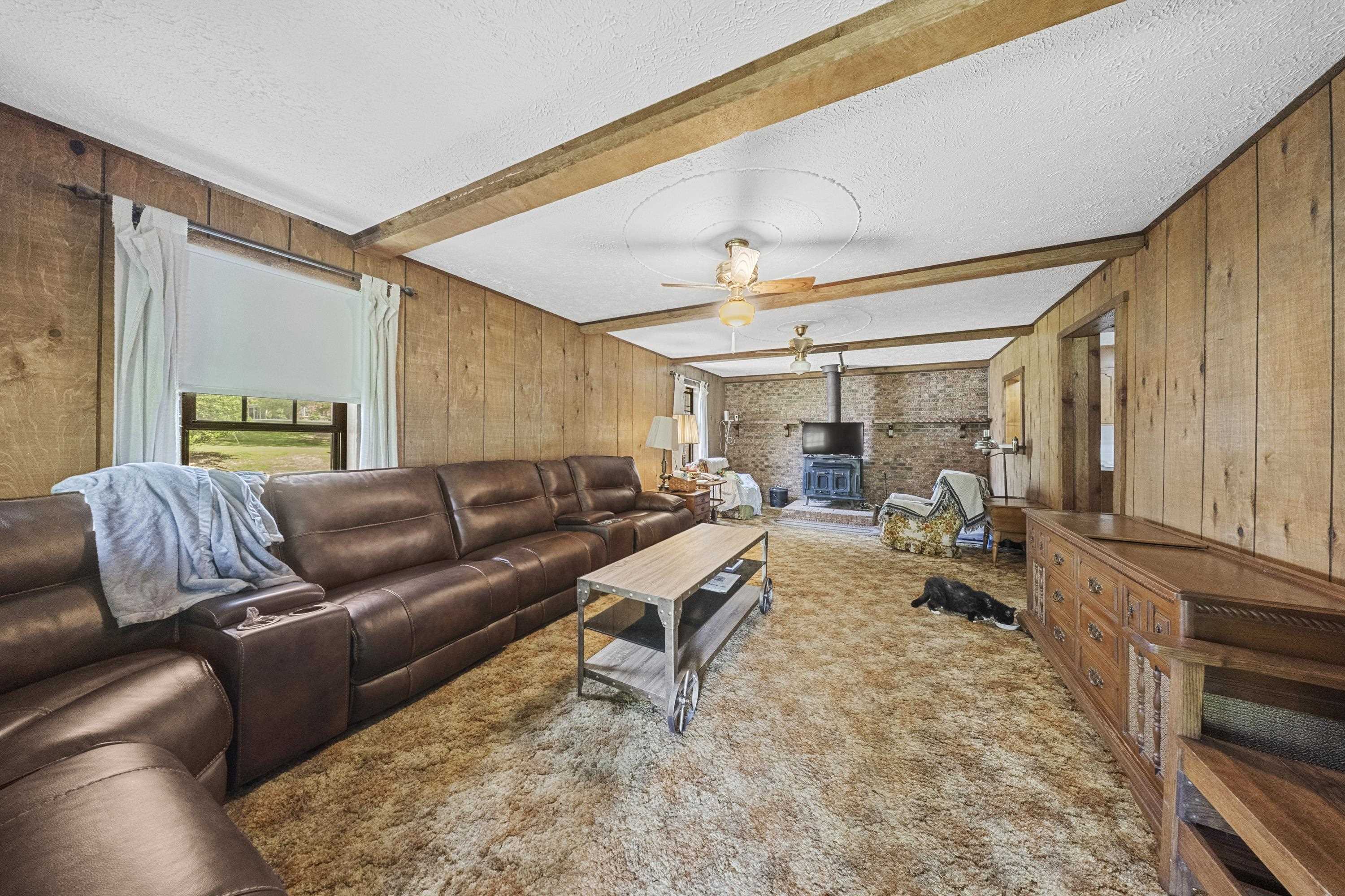 https://zimg.paragon.ice.com/ParagonImages/Property/PH/AABRKY/60499/7/0/0/bbf5ec8ff32dd2858ea10648c425f815/0/80ec67ce481846e4c90e9ee9e740d586/60499-11b52074-ebac-44cd-a3da-f6097b412b5f.JPG