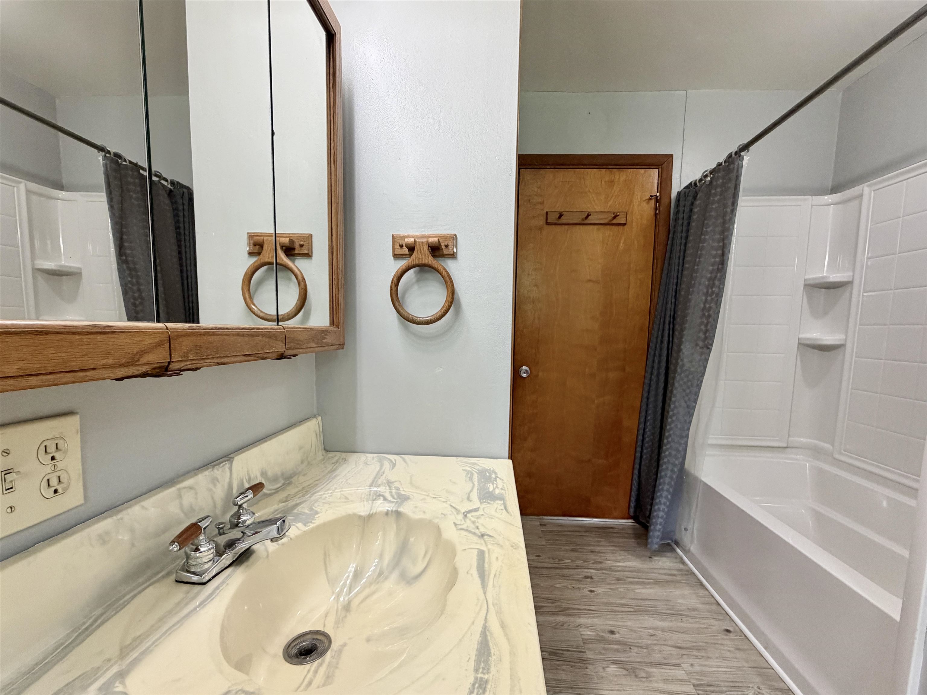 7716 Graydon Heights