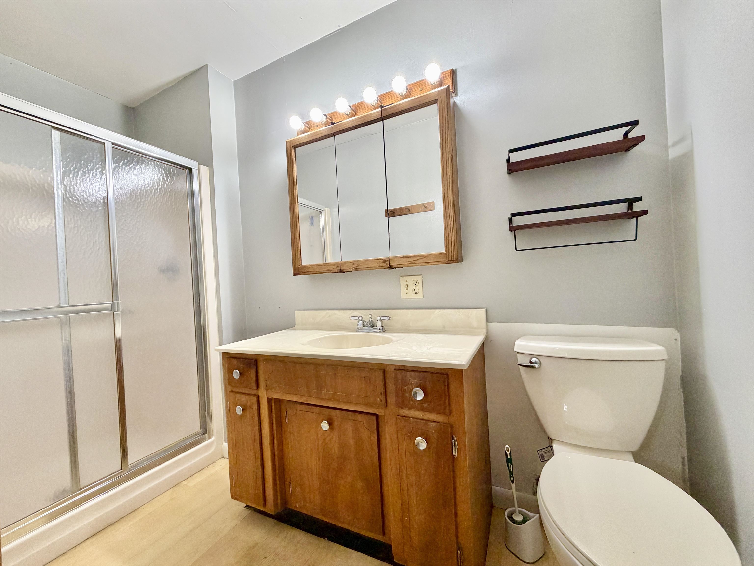 7716 Graydon Heights