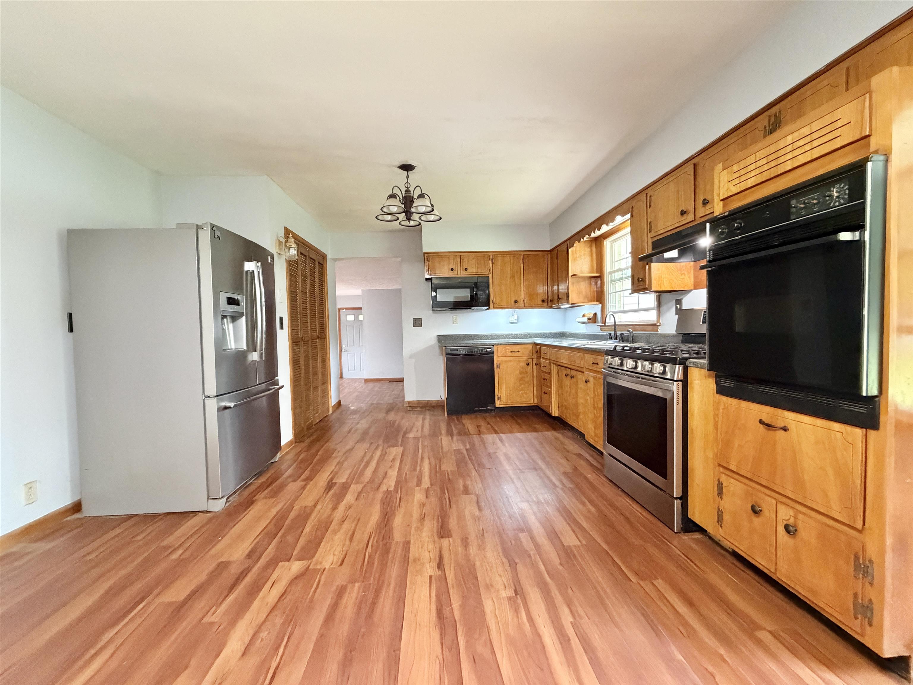 7716 Graydon Heights