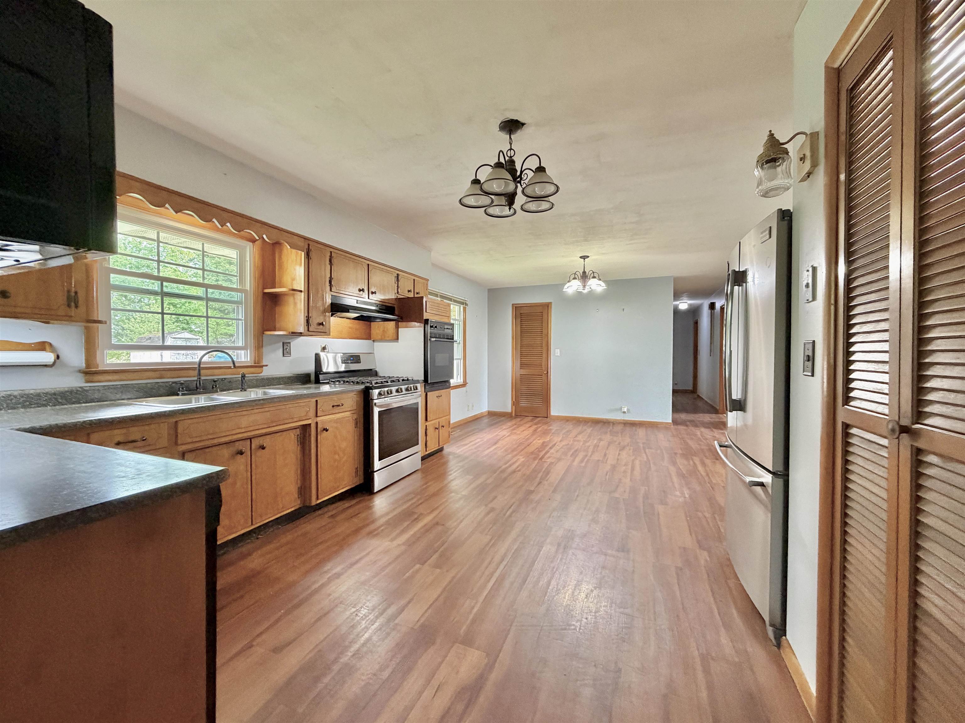 7716 Graydon Heights