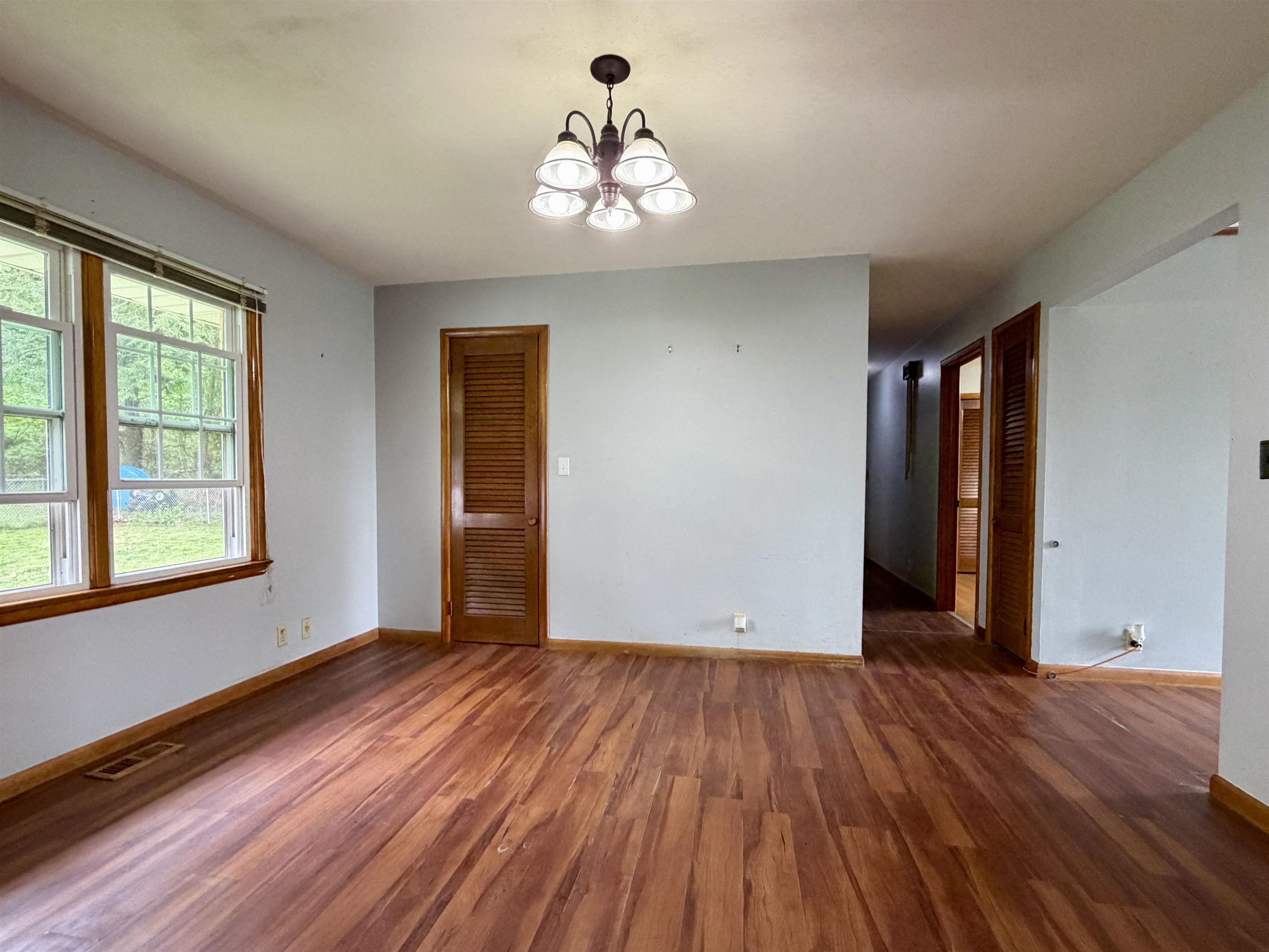 7716 Graydon Heights