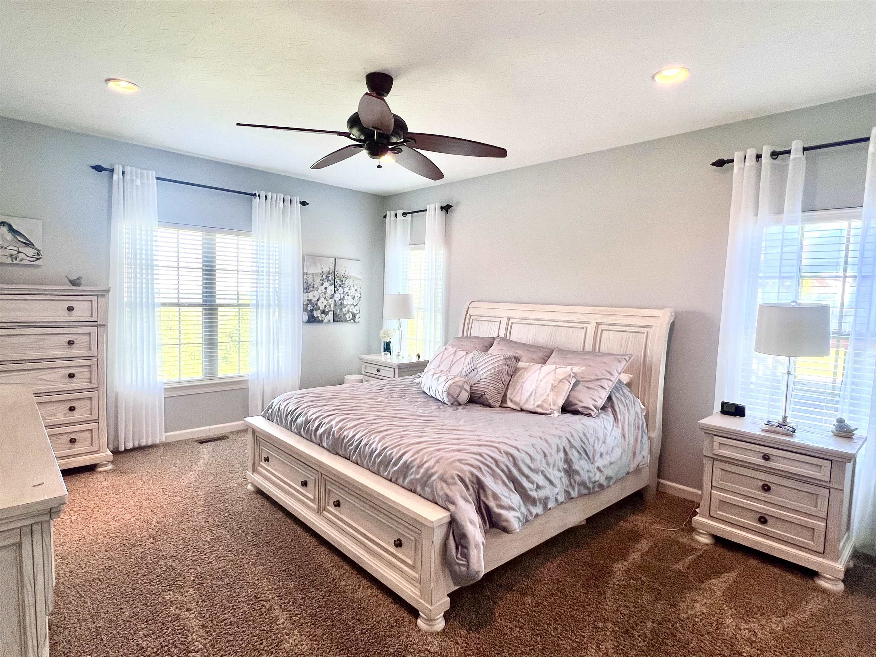 https://zimg.paragon.ice.com/ParagonImages/Property/PH/AABRKY/60510/11/0/0/d6d2ac35135e6a169c9eb39ebeec1e3a/0/46374d17c700b8457f77fee71fcb9fbe/60510-1357d375-d3bb-482c-98e1-4de70f2ec19f.JPG
