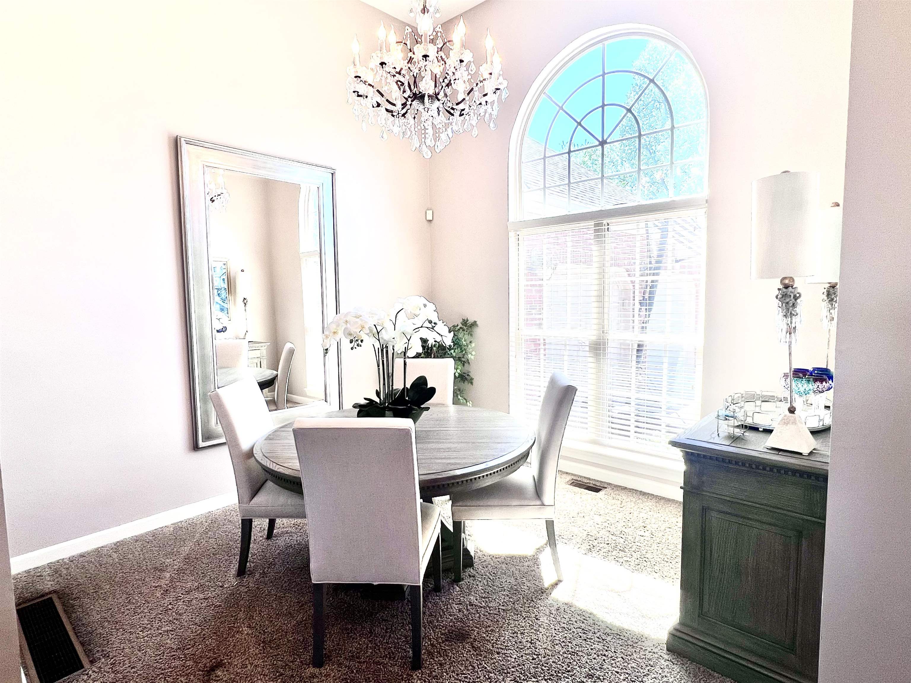 https://zimg.paragon.ice.com/ParagonImages/Property/PH/AABRKY/60510/3/0/0/f50265649e3944c791d0d5b42c444ac3/0/46374d17c700b8457f77fee71fcb9fbe/60510-10705d8d-d27d-430e-9e13-97b1d1eb1dea.JPG