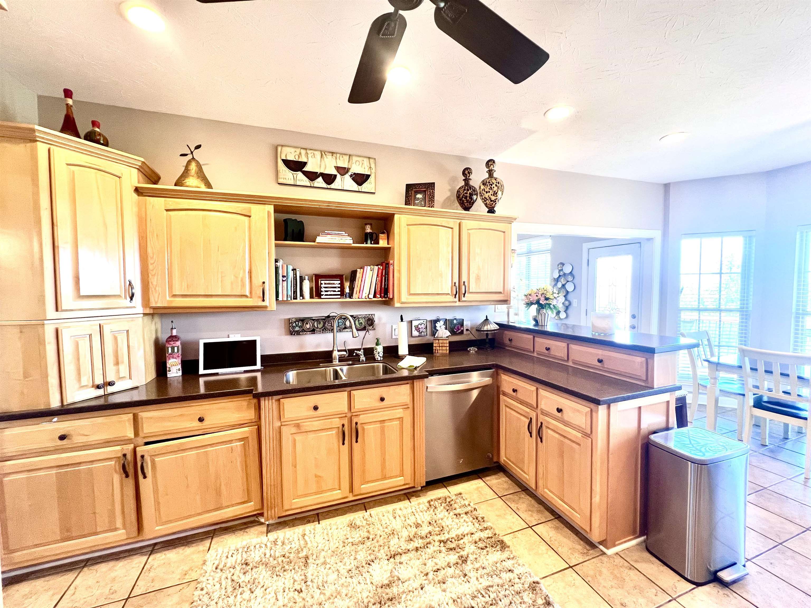 https://zimg.paragon.ice.com/ParagonImages/Property/PH/AABRKY/60510/9/0/0/5325f132de71cb288d5a40bf8d0438fc/0/46374d17c700b8457f77fee71fcb9fbe/60510-84ade5fb-f952-416b-8749-787d5623f553.JPG