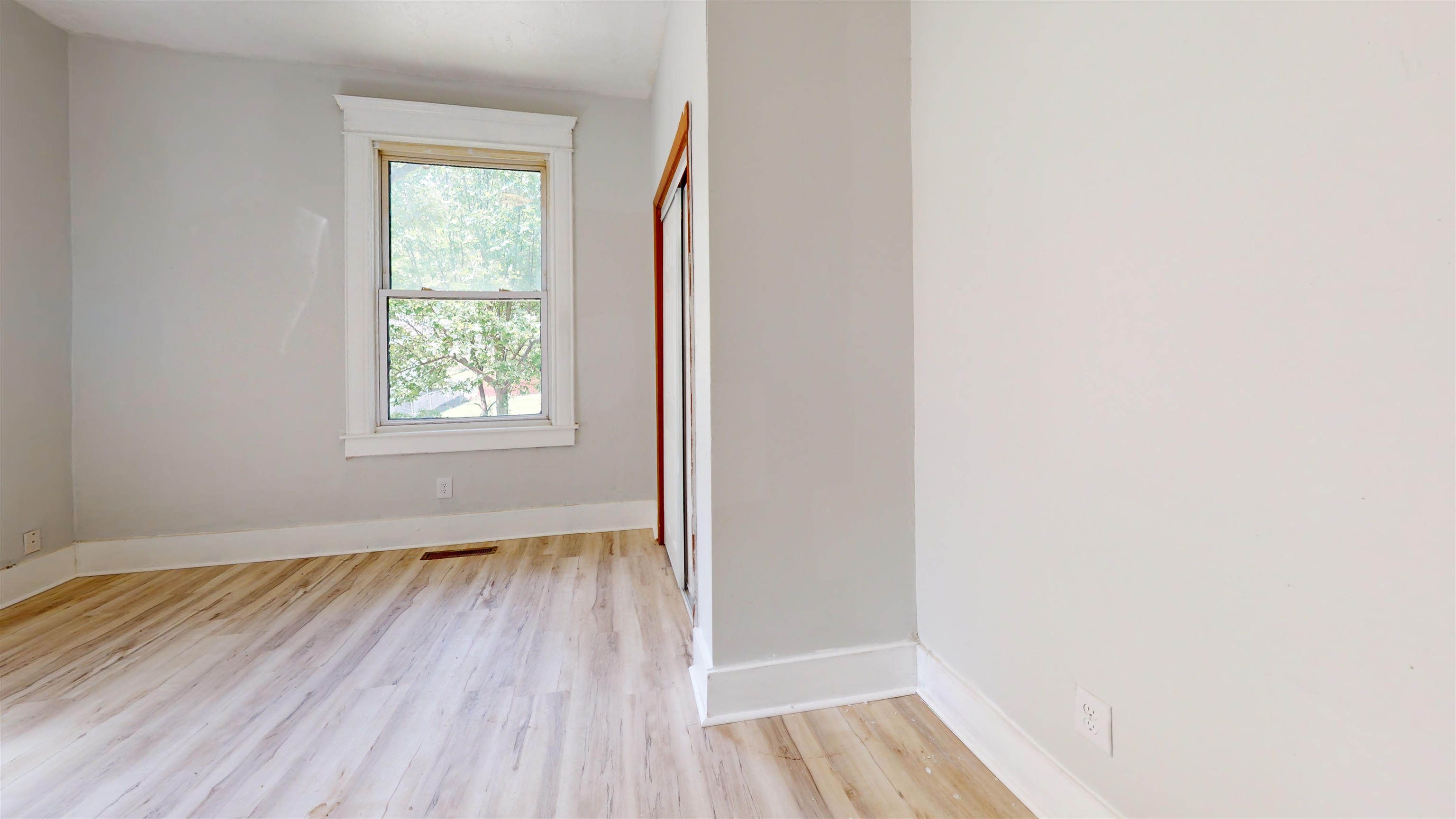https://zimg.paragon.ice.com/ParagonImages/Property/PH/AABRKY/60528/13/0/0/da1630bd276e1587cdcae1890343de1c/0/42e52370d3de62767d360328df4a466a/60528-88e58c47-a719-465a-8f87-929df030469b.JPG