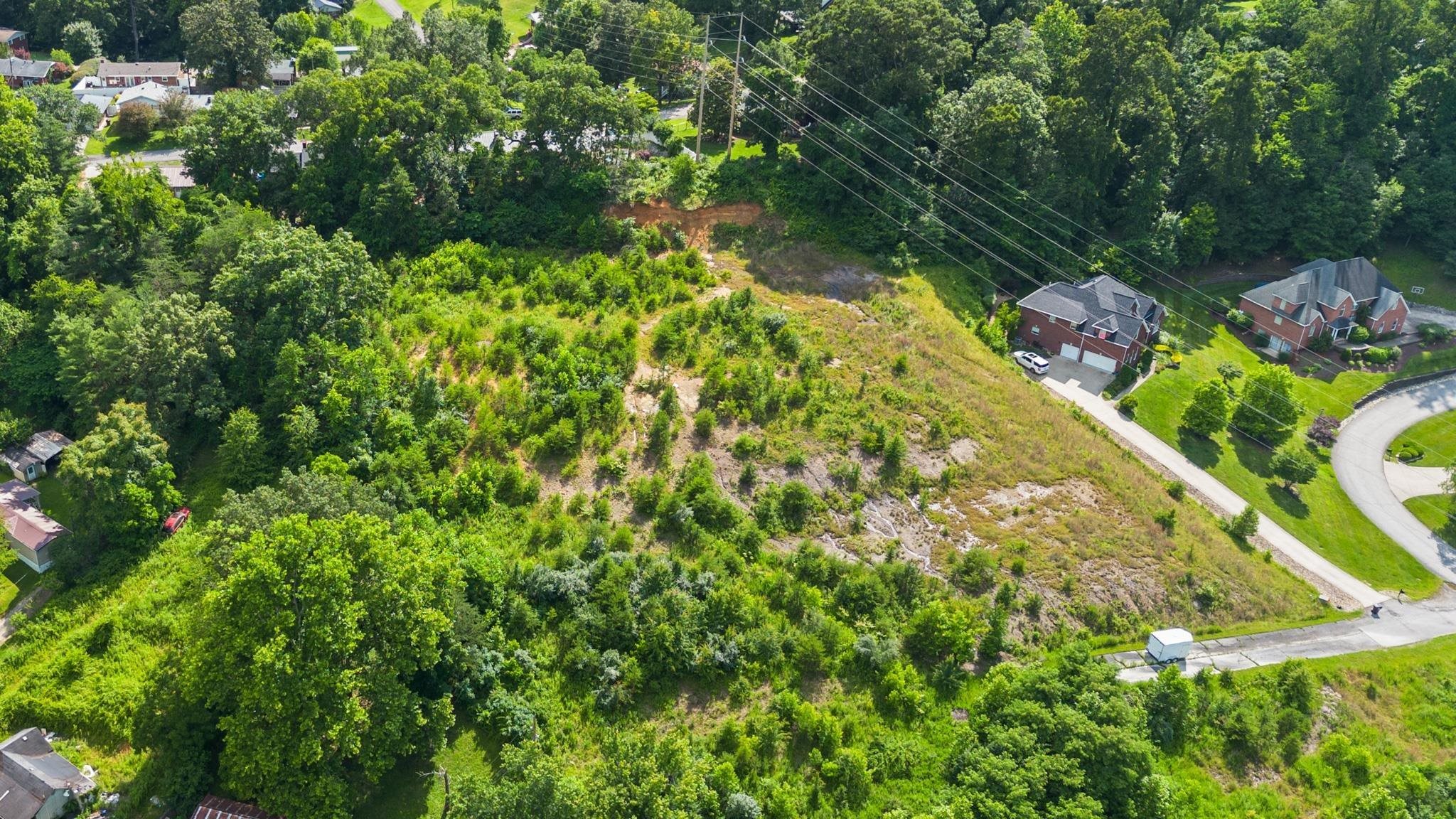 https://zimg.paragon.ice.com/ParagonImages/Property/PH/AABRKY/60551/1/0/0/307dfe4cc2c92662f61009c7e4fec8de/0/3fa71c05a95486f7fda801fd5a3d535f/60551-34fe5599-7900-486a-8016-19330ecdd876.JPG