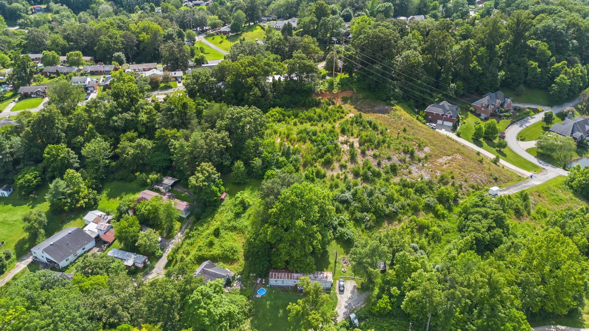 https://zimg.paragon.ice.com/ParagonImages/Property/PH/AABRKY/60551/5/0/0/a20d904f2c430146c3625ab731dd33bc/0/3fa71c05a95486f7fda801fd5a3d535f/60551-848d2fe3-3472-4654-bffa-a2367ba91dd8.JPG