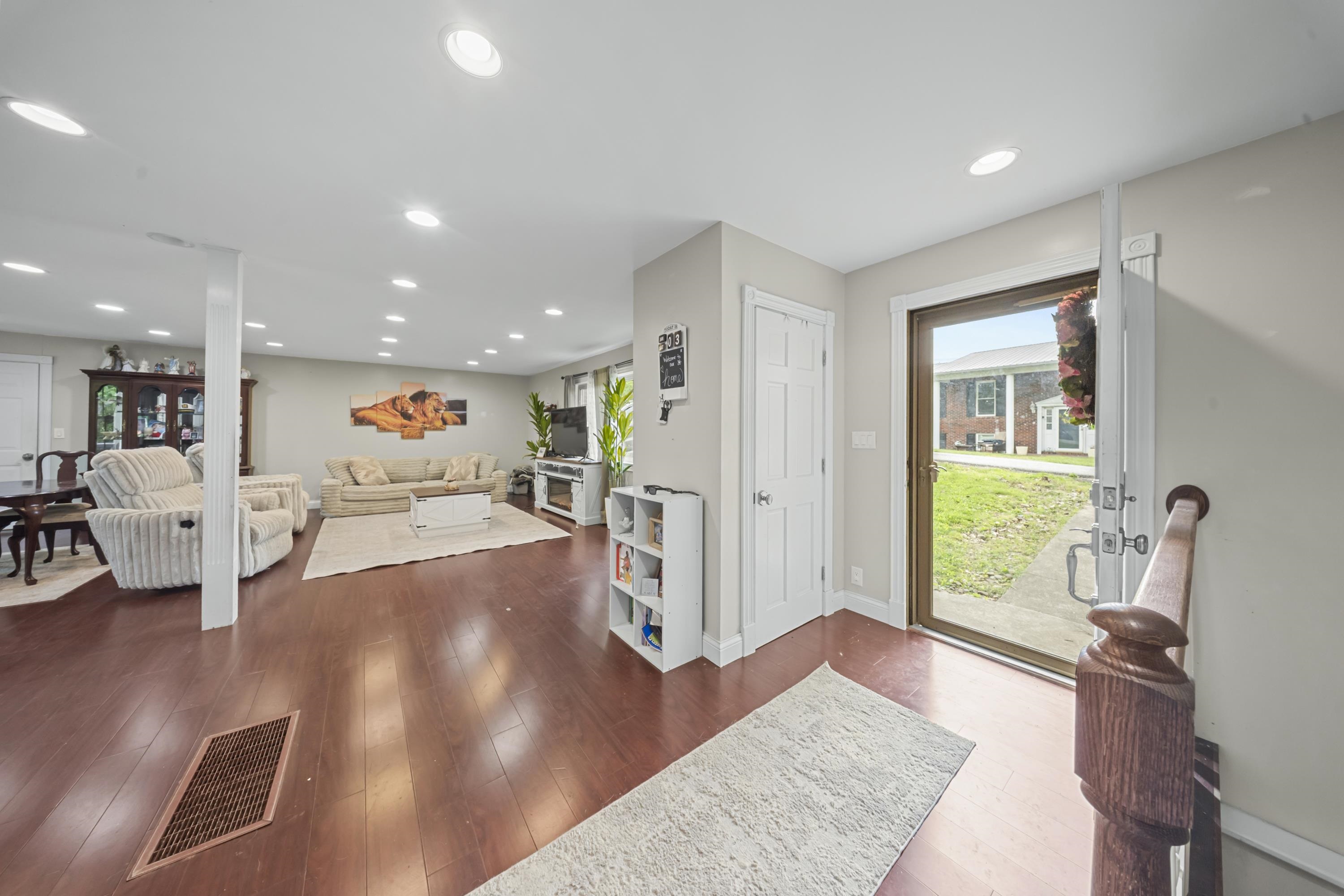 5438 Don Road