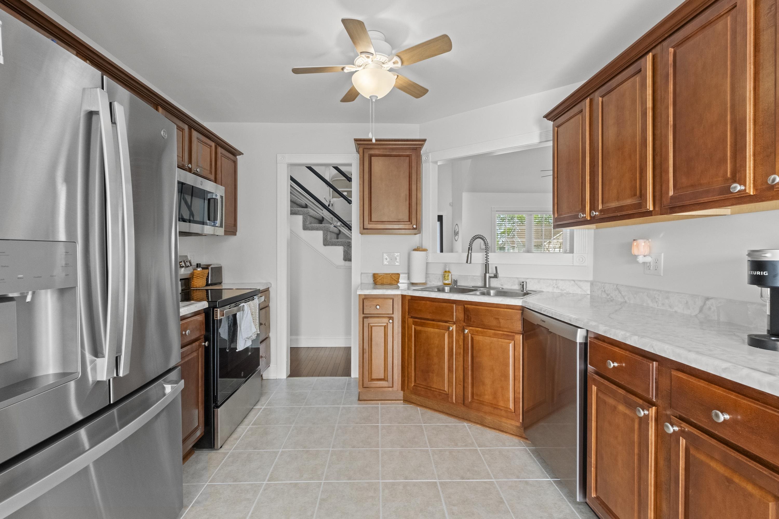 https://zimg.paragon.ice.com/ParagonImages/Property/PH/AABRKY/60557/12/0/0/e0fac6fd6cf5a4b2cb7c78c2fa6c74d3/0/b82bea26433fc38afcd01fecc958d87c/60557-b30cfe3e-e3f4-41e0-9b2e-f33afd43c1d8.JPG