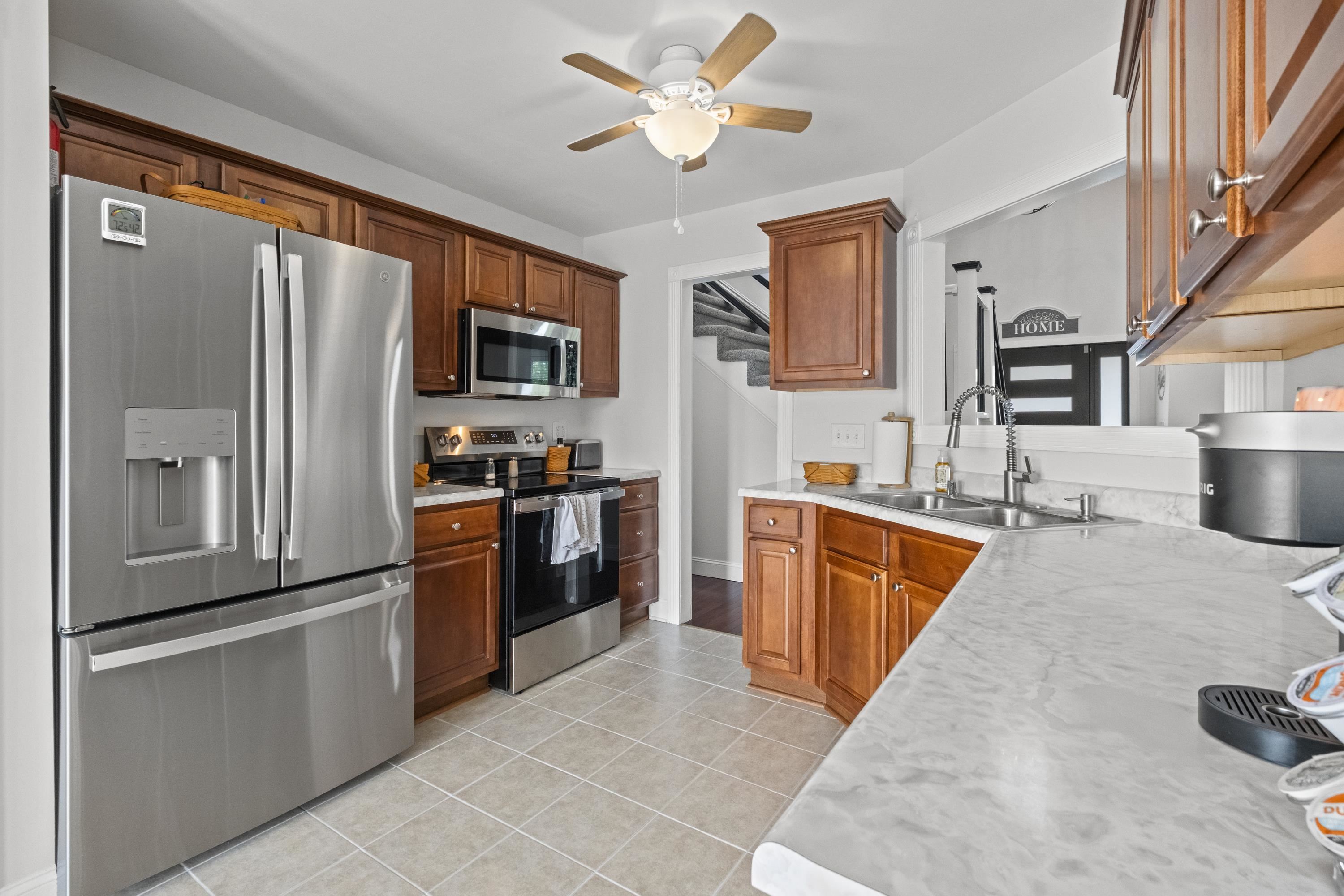 https://zimg.paragon.ice.com/ParagonImages/Property/PH/AABRKY/60557/13/0/0/54db9c8b2bbf0475607a404be1fee421/0/b82bea26433fc38afcd01fecc958d87c/60557-e7d1cda9-9eca-41fc-9a29-24fa0b28b717.JPG