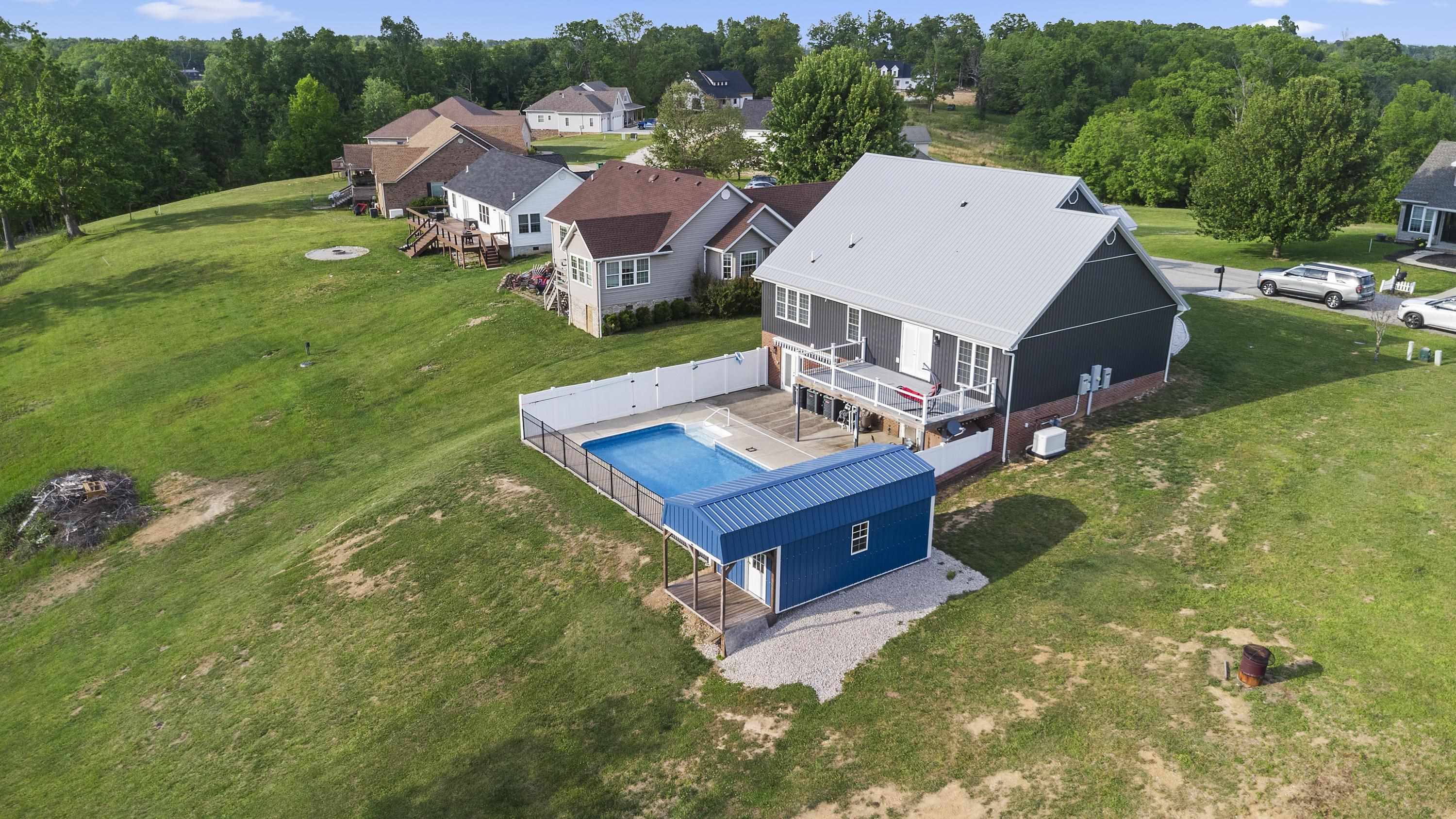 https://zimg.paragon.ice.com/ParagonImages/Property/PH/AABRKY/60557/3/0/0/bd1b0d04b4b67ad08d7f1ea6247e94f6/0/b82bea26433fc38afcd01fecc958d87c/60557-8b09c809-3749-4594-af1f-d9cc1c7cdc8d.JPG