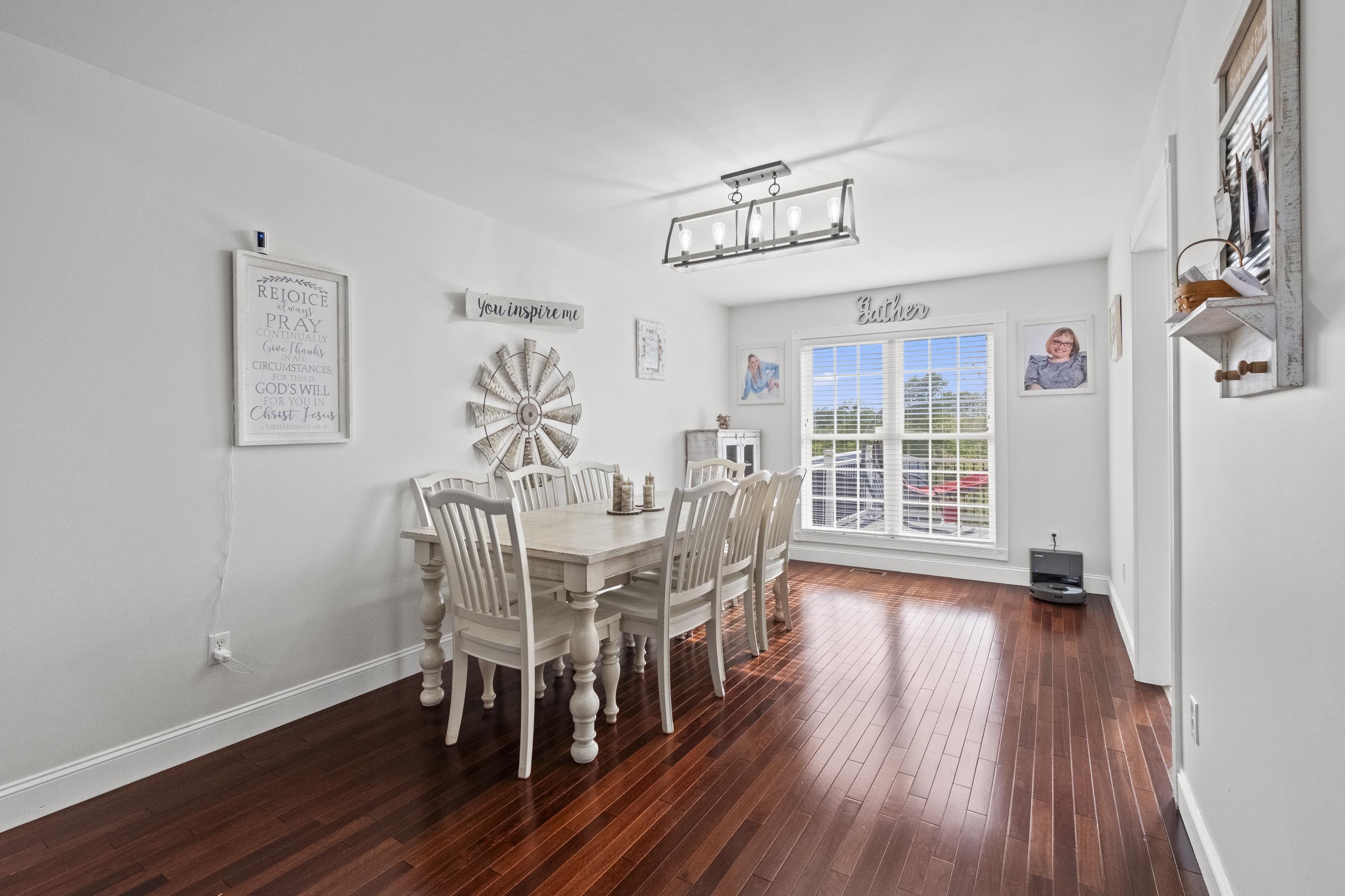 https://zimg.paragon.ice.com/ParagonImages/Property/PH/AABRKY/60557/8/0/0/3e73f8ee56af045ec148e72f363061e5/0/b82bea26433fc38afcd01fecc958d87c/60557-d4651d0a-a891-425d-ba3c-dc0f3683bd6d.JPG
