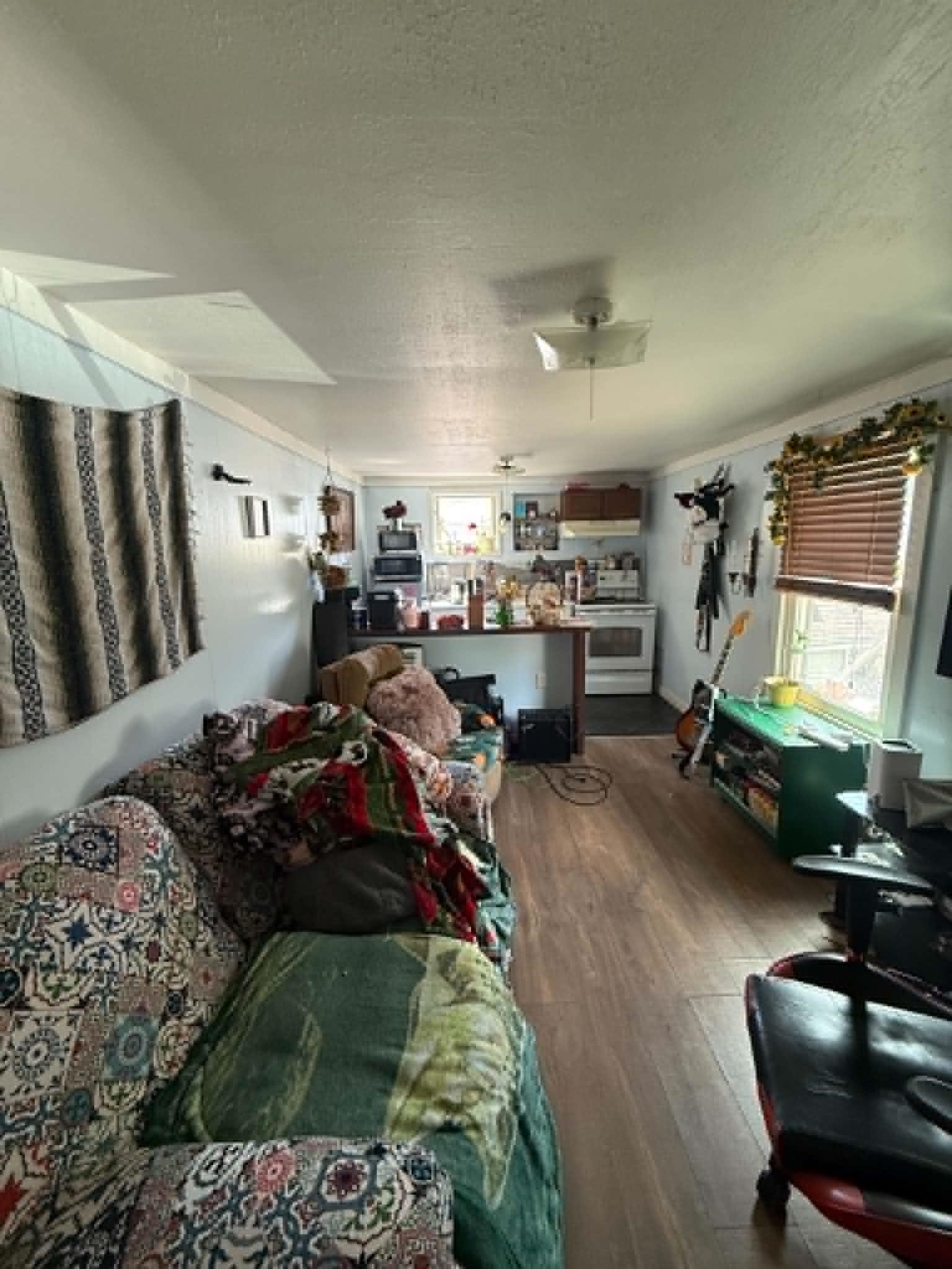 https://zimg.paragon.ice.com/ParagonImages/Property/PH/AABRKY/60577/10/0/0/52953d4ea84726a48d8fe07b71bfd4bb/0/2dace9db717849251c1978f41f6cd099/60577-a9311d94-3b40-44ff-b7bd-5908c53a99b6.JPG