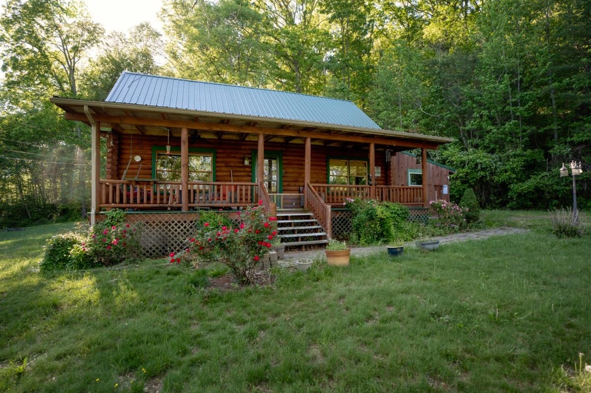 https://zimg.paragon.ice.com/ParagonImages/Property/PH/AABRKY/60579/1/0/0/76c3d3cc37e37bdb24a5d3a3f8db45ea/0/53e51ce8852936fda17d08f57aae076d/60579-a7a4202e-f913-4a6e-91dc-2357c0d081be.JPG