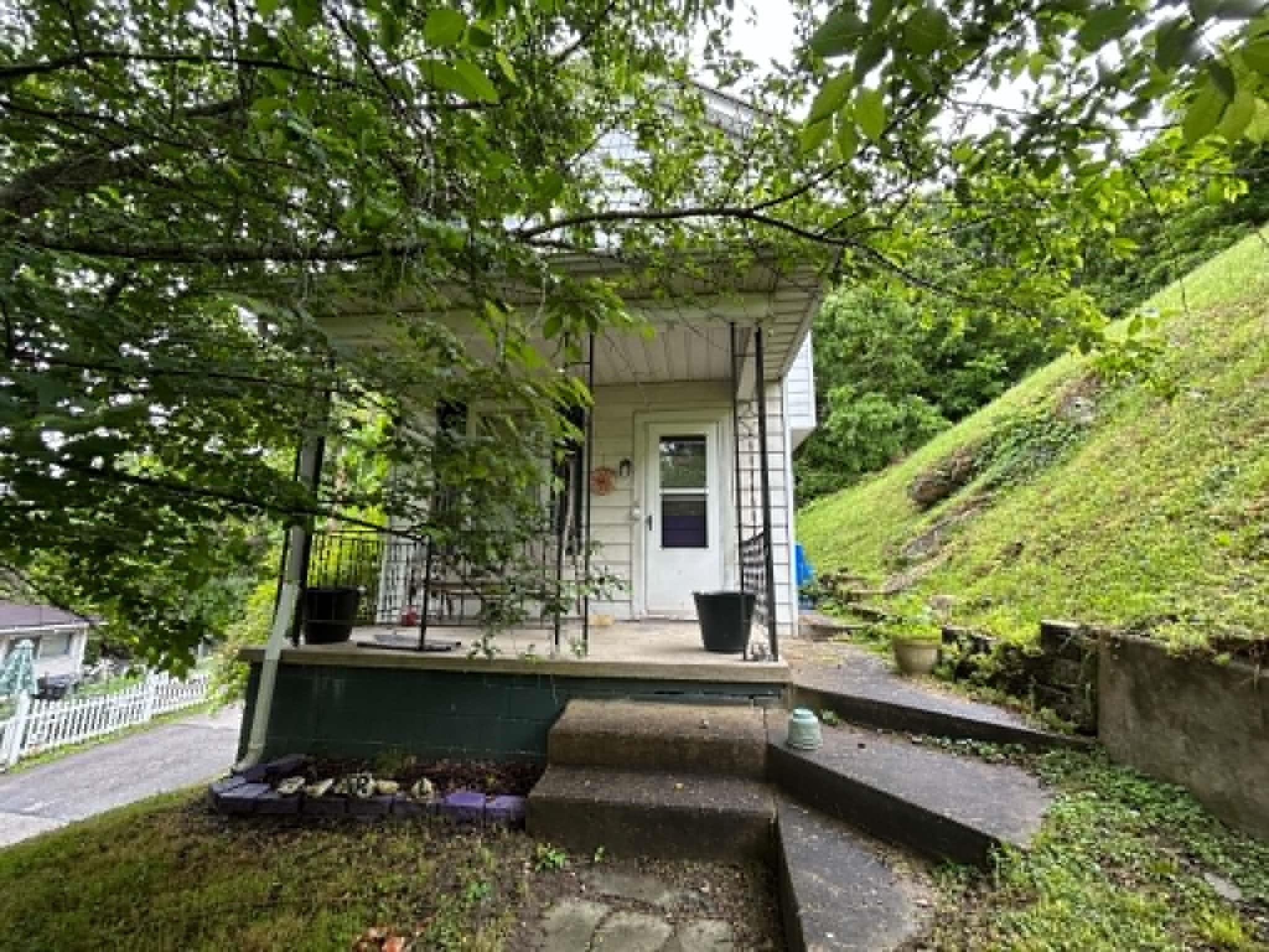https://zimg.paragon.ice.com/ParagonImages/Property/PH/AABRKY/60586/1/0/0/42bf30e06ba608ca37b7af11b6664df6/0/65b96a44d660967a745a51a93f8e675b/60586-a5340f9a-1037-4d68-a092-49a263a90ba6.JPG