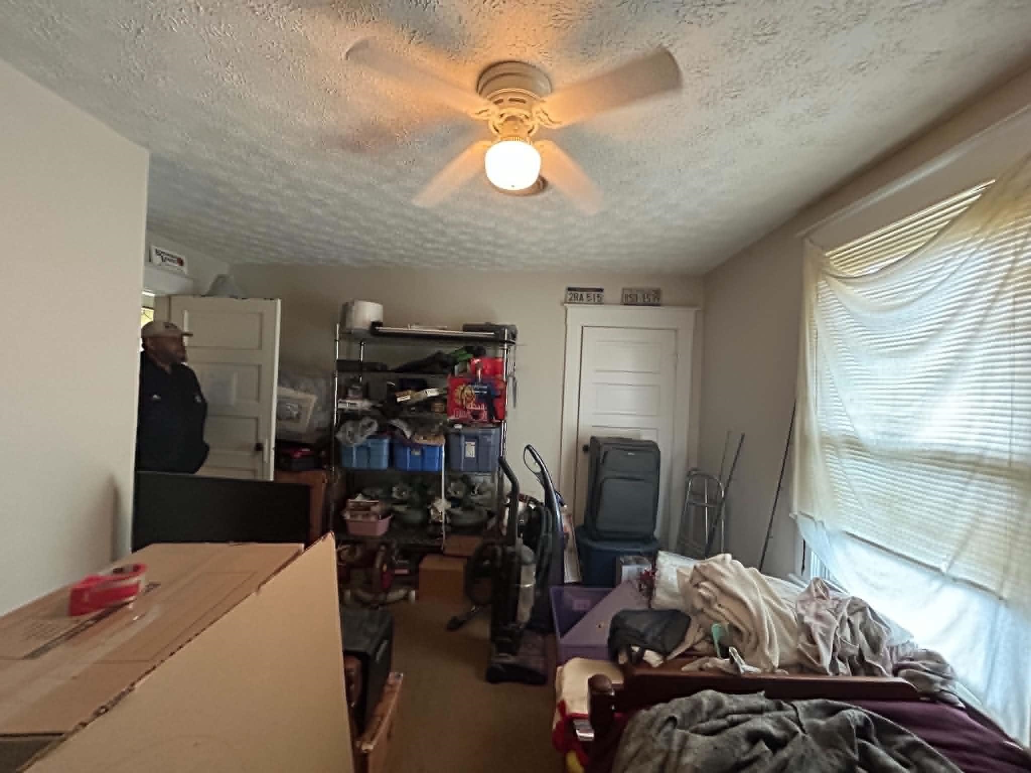 https://zimg.paragon.ice.com/ParagonImages/Property/PH/AABRKY/60586/12/0/0/5ef682cf08b965b35a64edd877deb8aa/0/65b96a44d660967a745a51a93f8e675b/60586-e19a352f-8019-4266-b522-5a145c204c68.JPG