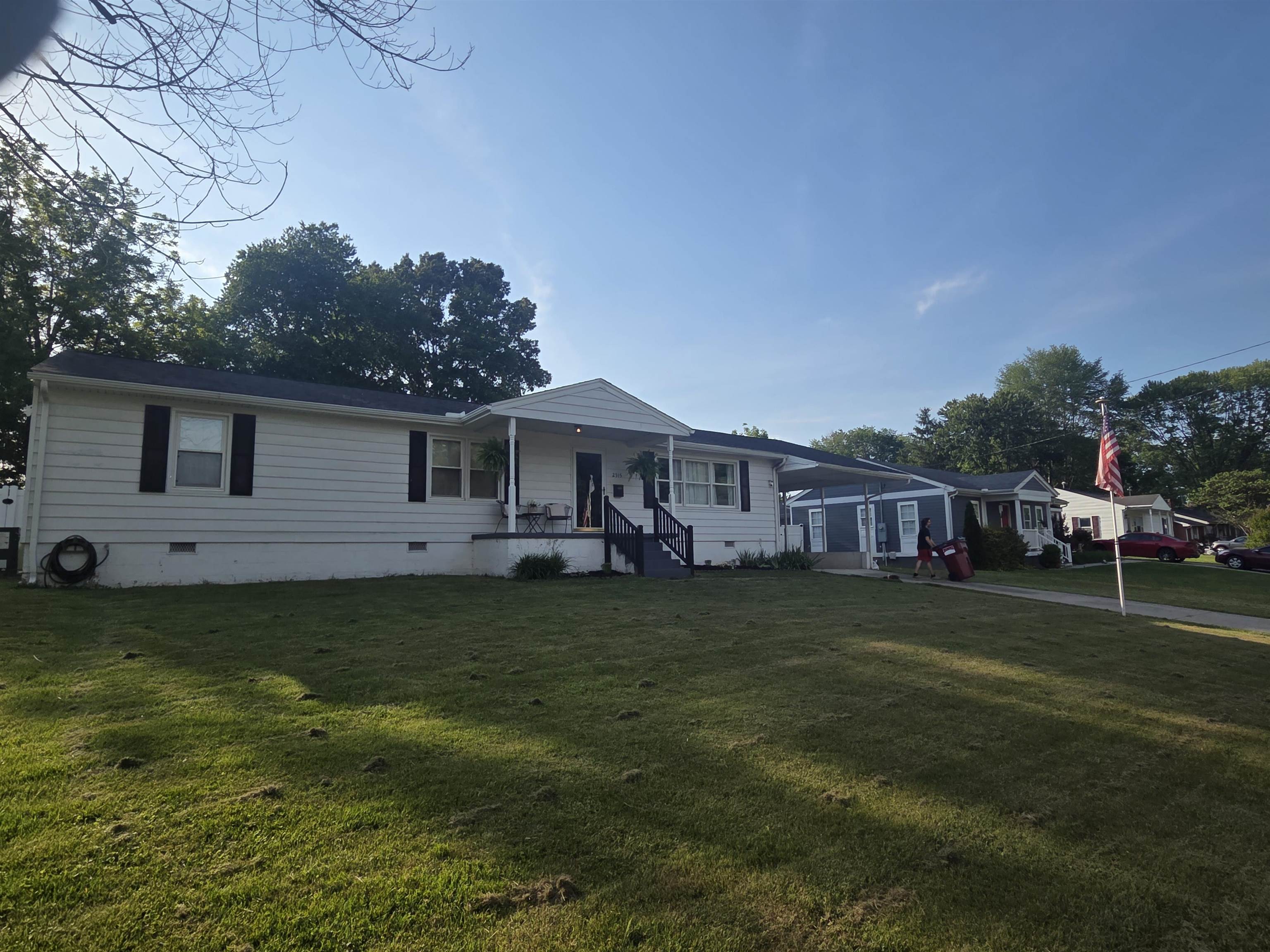 https://zimg.paragon.ice.com/ParagonImages/Property/PH/AABRKY/60590/1/0/0/75012e119aa511c2b19c800669b2c2c8/0/caf5cba7487d6dfcdfb5bcd2b1f72c83/60590-e06fd87c-701f-49df-9485-0c07e39b0c4c.JPG