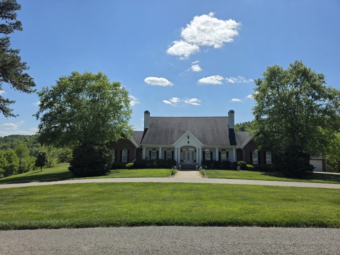 296 Lakeview Circle