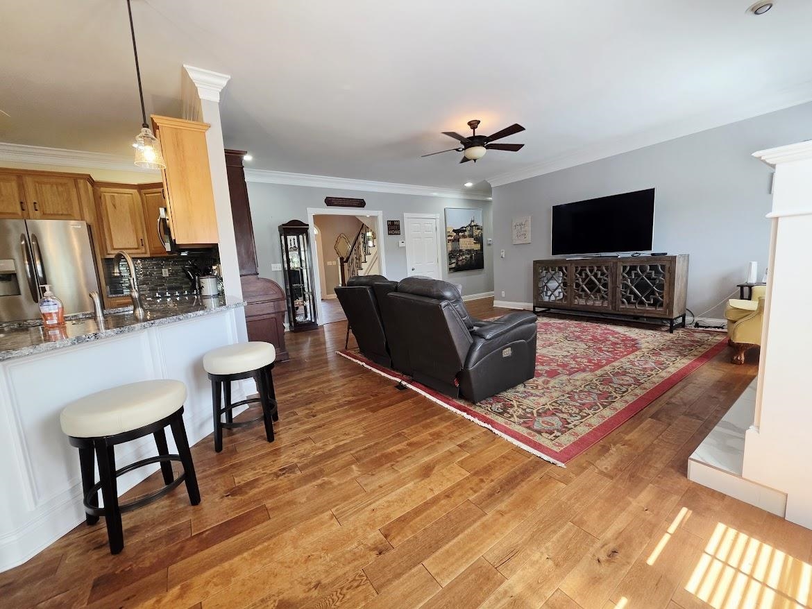 296 Lakeview Circle