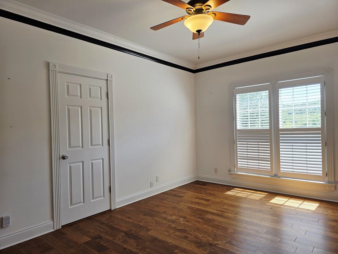 296 Lakeview Circle