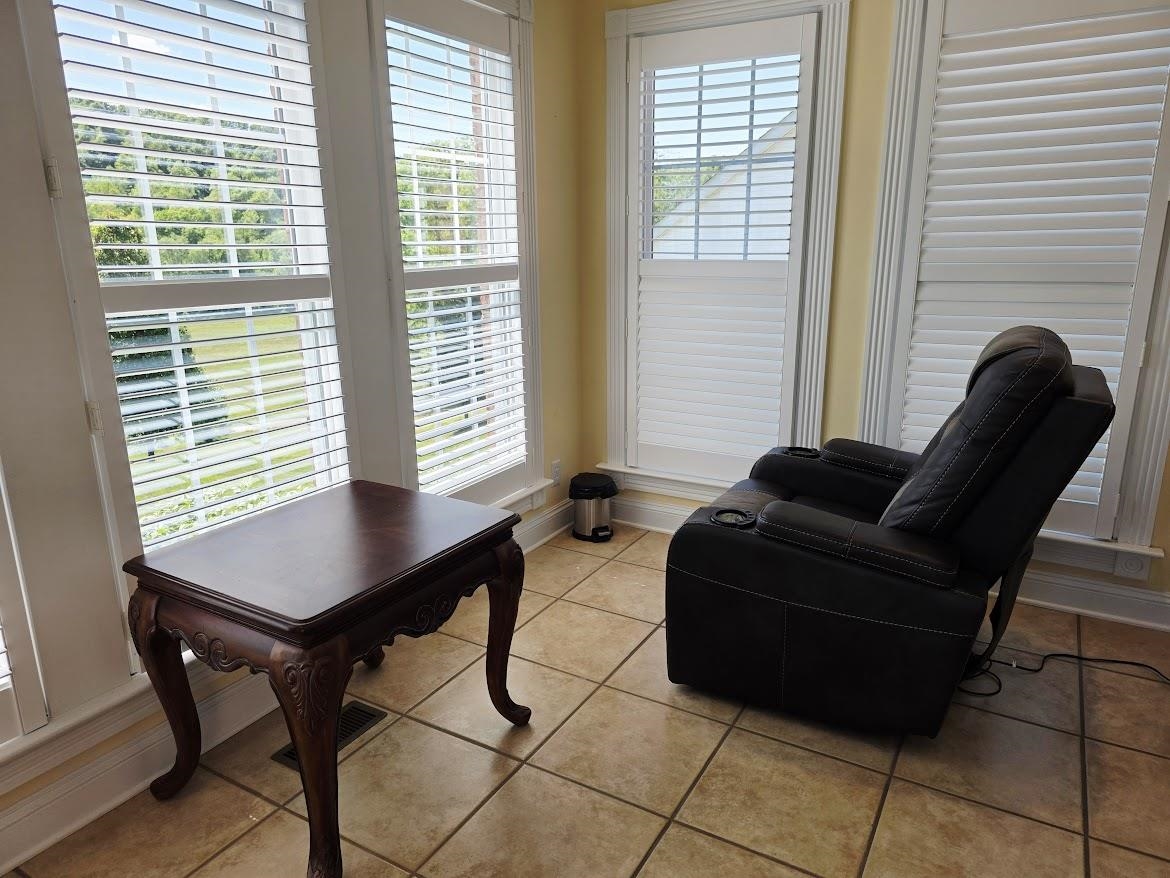 296 Lakeview Circle