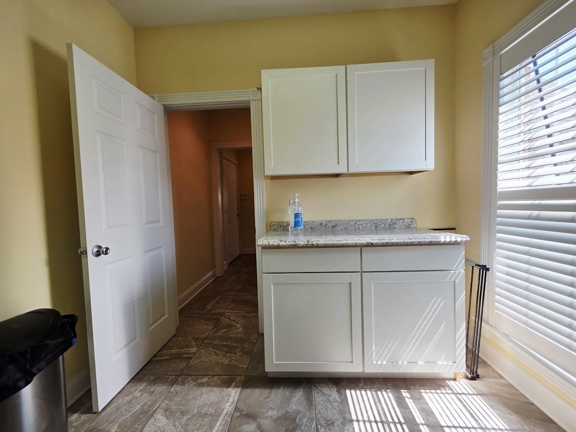 296 Lakeview Circle
