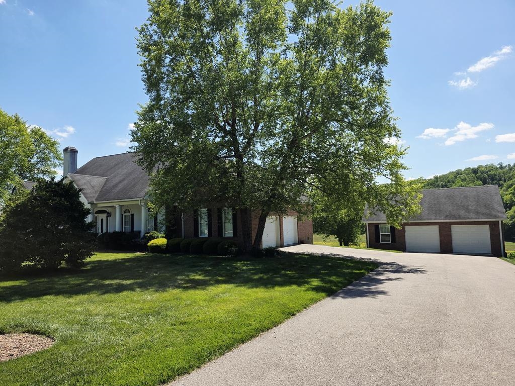 296 Lakeview Circle