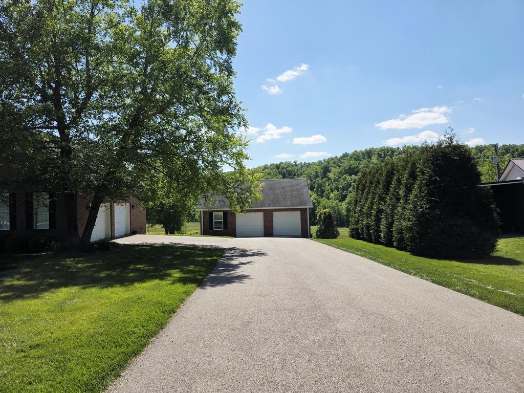 296 Lakeview Circle