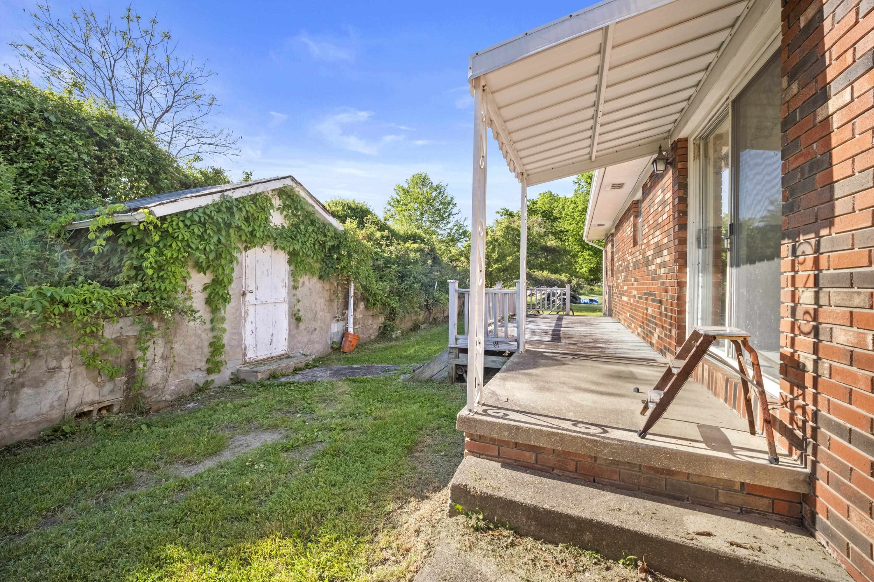 https://zimg.paragon.ice.com/ParagonImages/Property/PH/AABRKY/60597/1/0/0/2f58f6b3c98085a60de037adf90087c3/0/dcaf71b39d49da85d8e991cf0c5d81c5/60597-ded0738a-fc0f-4a3c-89d7-0752e09fe654.JPG