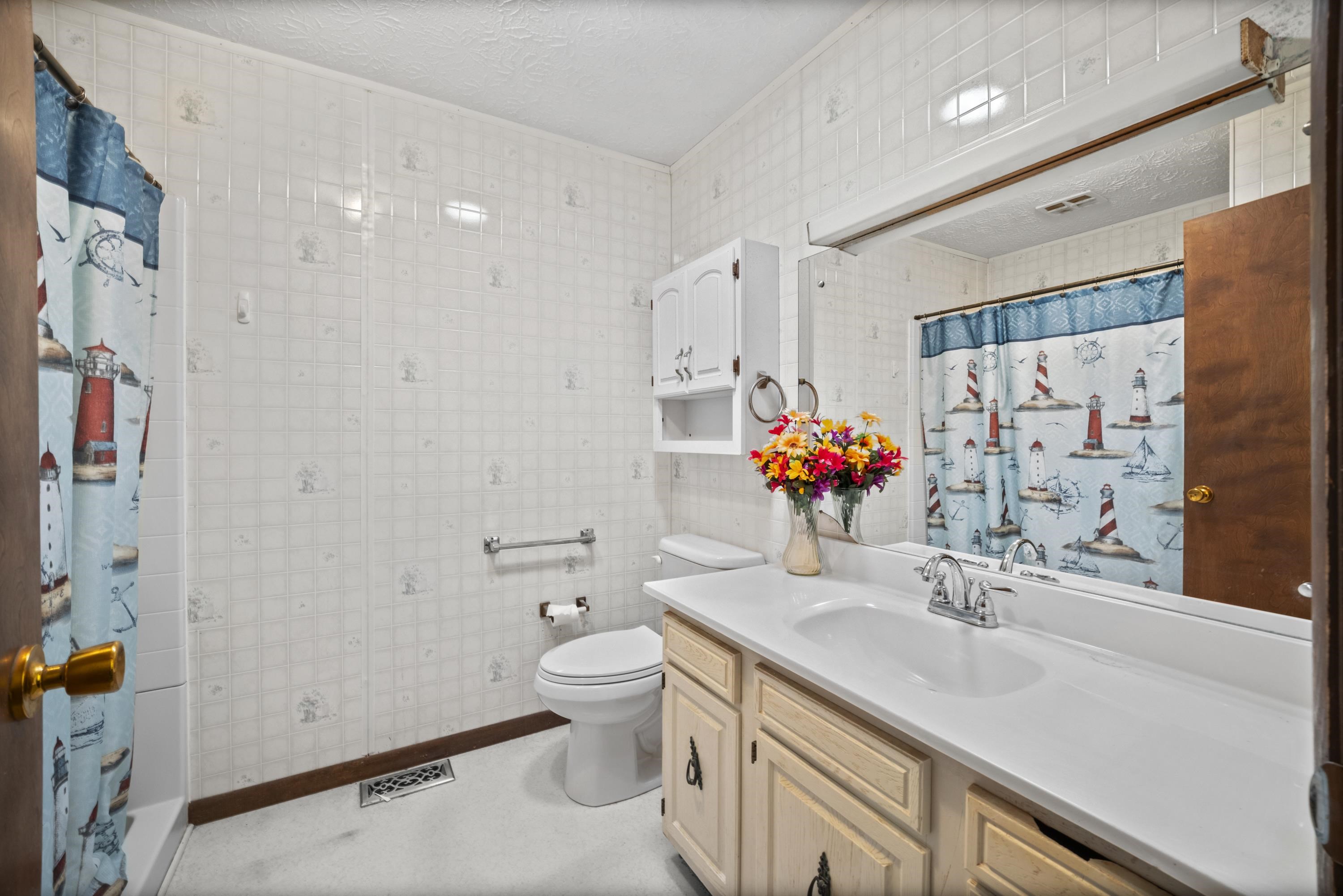 https://zimg.paragon.ice.com/ParagonImages/Property/PH/AABRKY/60597/11/0/0/ba531127d02ae4f11dd9f5ec91b5167b/0/dcaf71b39d49da85d8e991cf0c5d81c5/60597-d2000dc6-6999-424b-8d49-9c59d25e113c.JPG