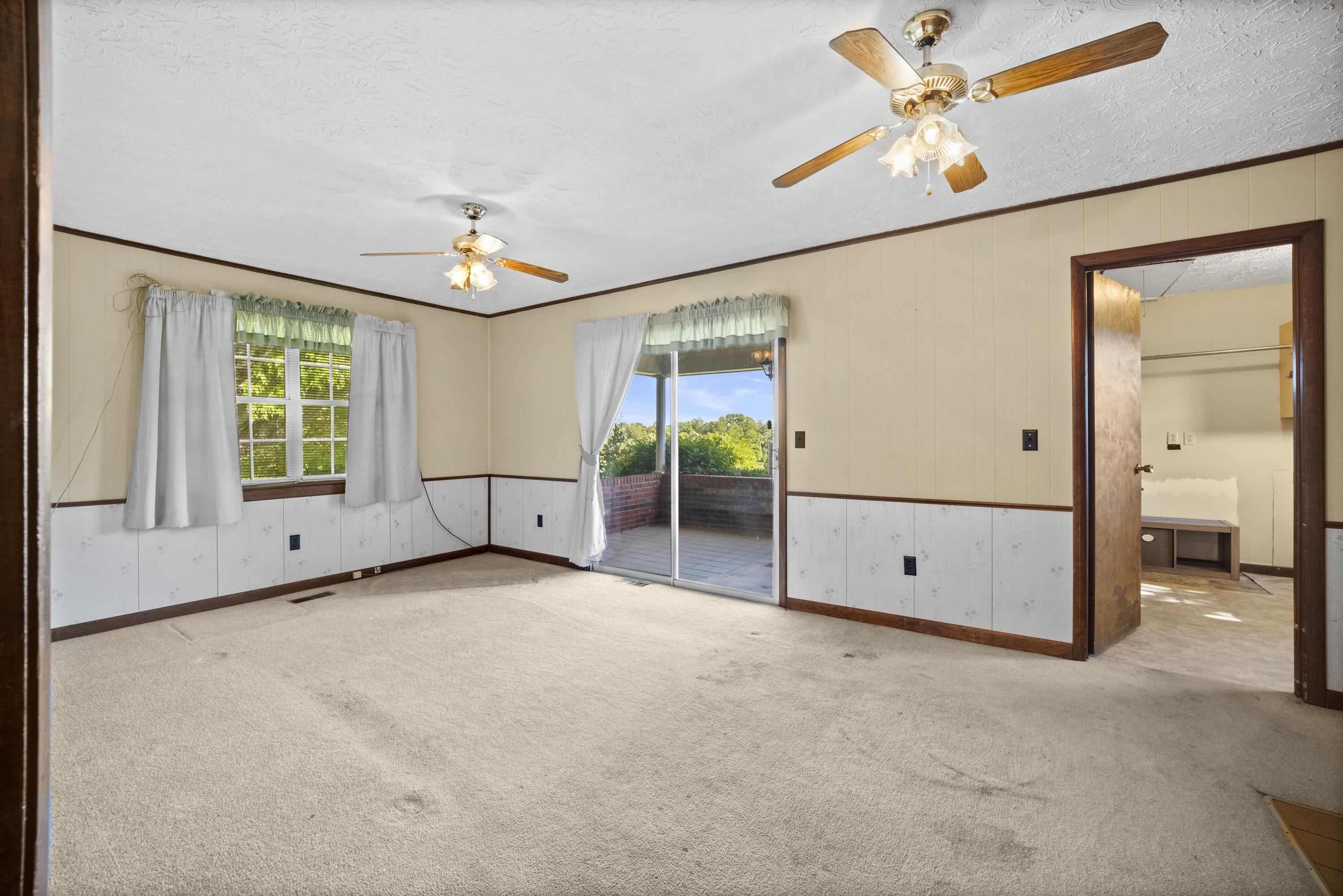 https://zimg.paragon.ice.com/ParagonImages/Property/PH/AABRKY/60597/5/0/0/58ec24145fbd54703db3d7f95654bf51/0/dcaf71b39d49da85d8e991cf0c5d81c5/60597-3942da6b-6ed3-4279-951f-d0b9b5d8e654.JPG