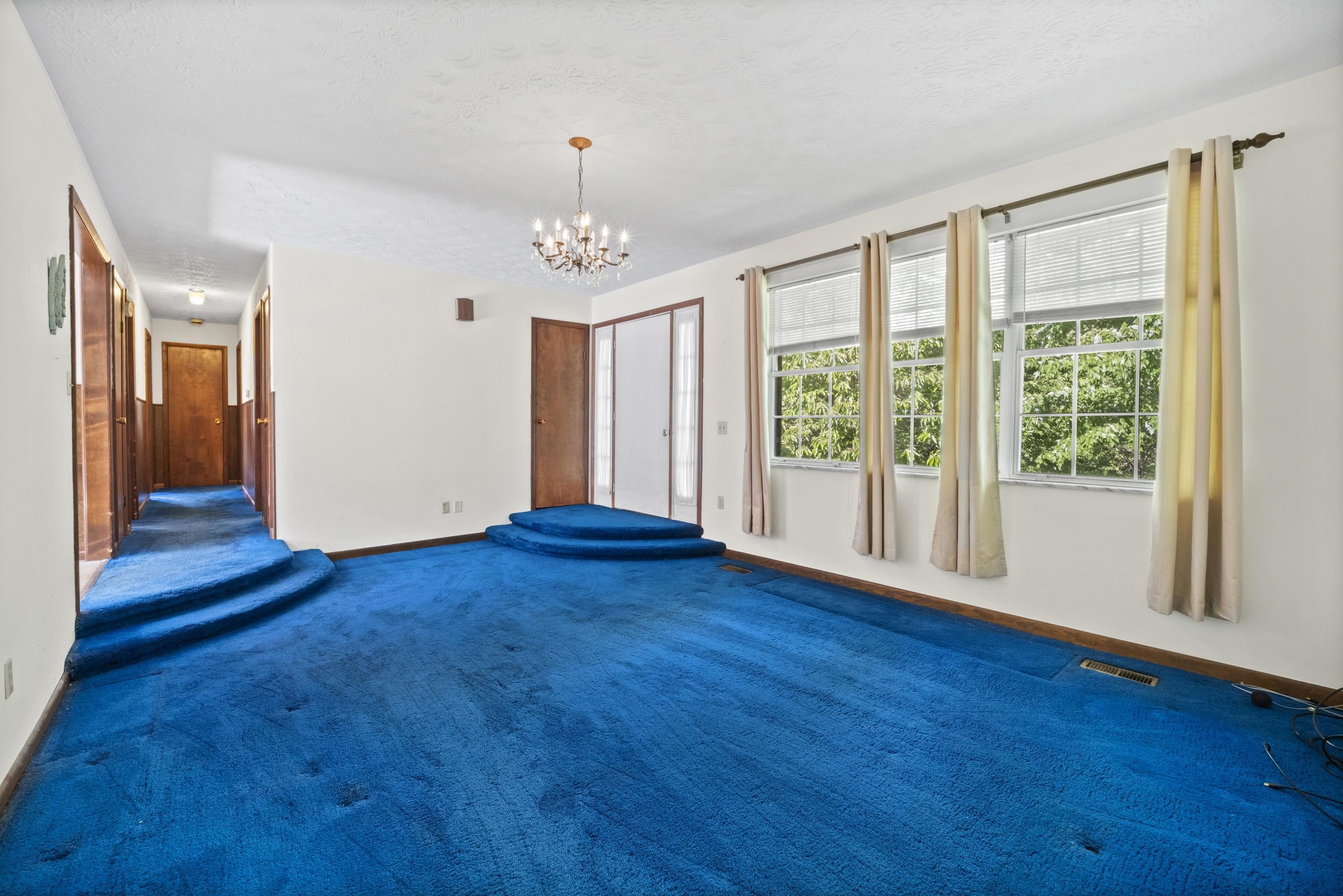 https://zimg.paragon.ice.com/ParagonImages/Property/PH/AABRKY/60597/8/0/0/93d88974e11156e705f44ca25c2a40f6/0/dcaf71b39d49da85d8e991cf0c5d81c5/60597-95a7b3e2-c3ca-4c1d-80dd-278b753064d5.JPG