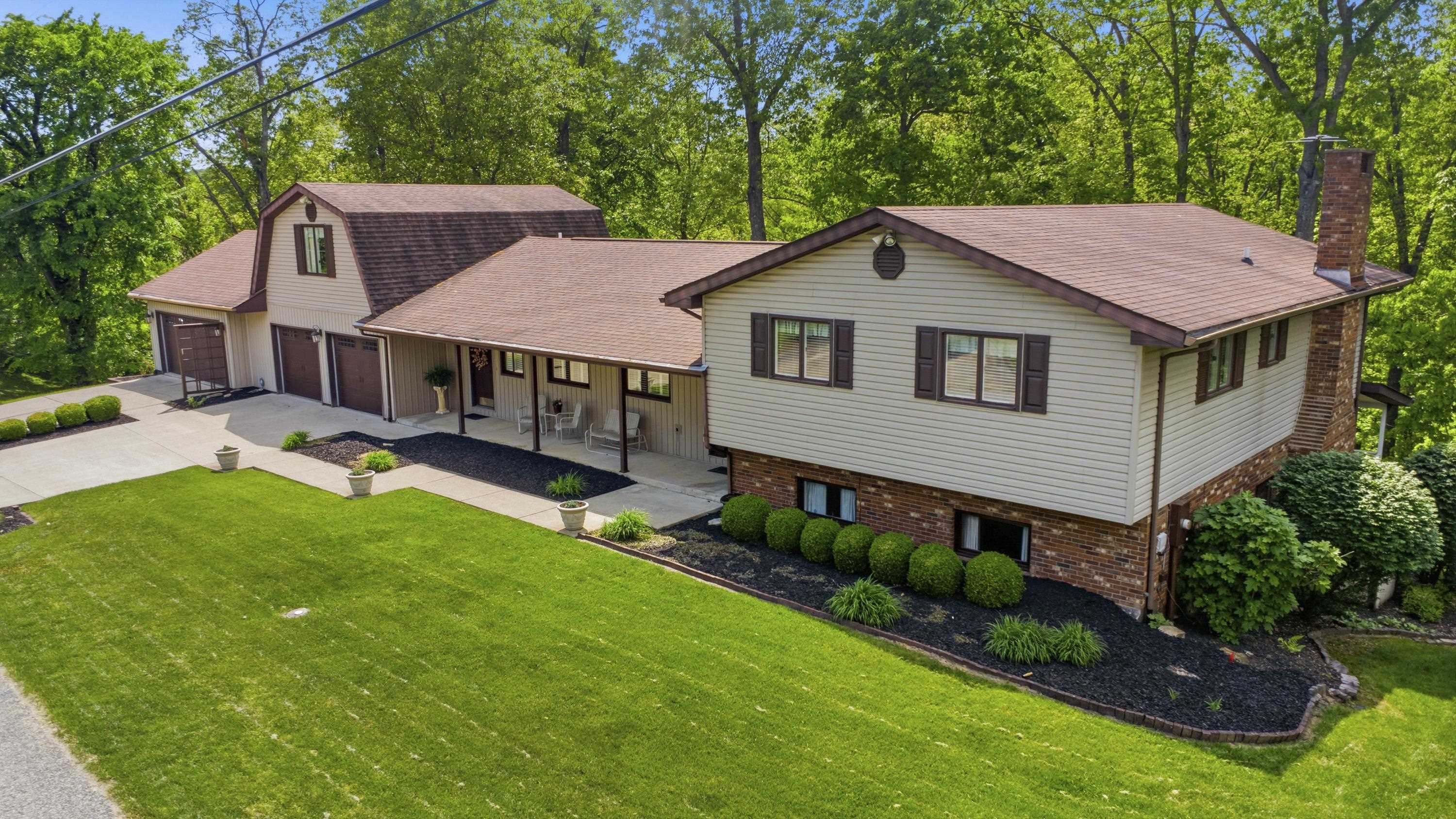 https://zimg.paragon.ice.com/ParagonImages/Property/PH/AABRKY/60608/1/0/0/21f23000719f0b6ebe6450be06d63f1f/0/fd0f195efccb929c61ac280746cb3be4/60608-40349380-12b6-4cb7-9760-8aea42546e24.JPG