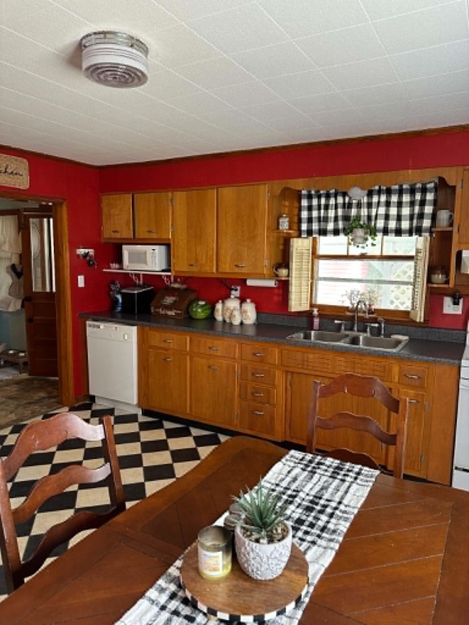 https://zimg.paragon.ice.com/ParagonImages/Property/PH/AABRKY/60614/10/0/0/5660073d1a355e05bdf1d5023807047b/0/929d43046b18866a6513c3acced8731c/60614-e4574c7e-f21e-4297-a52c-c804542975a9.JPG