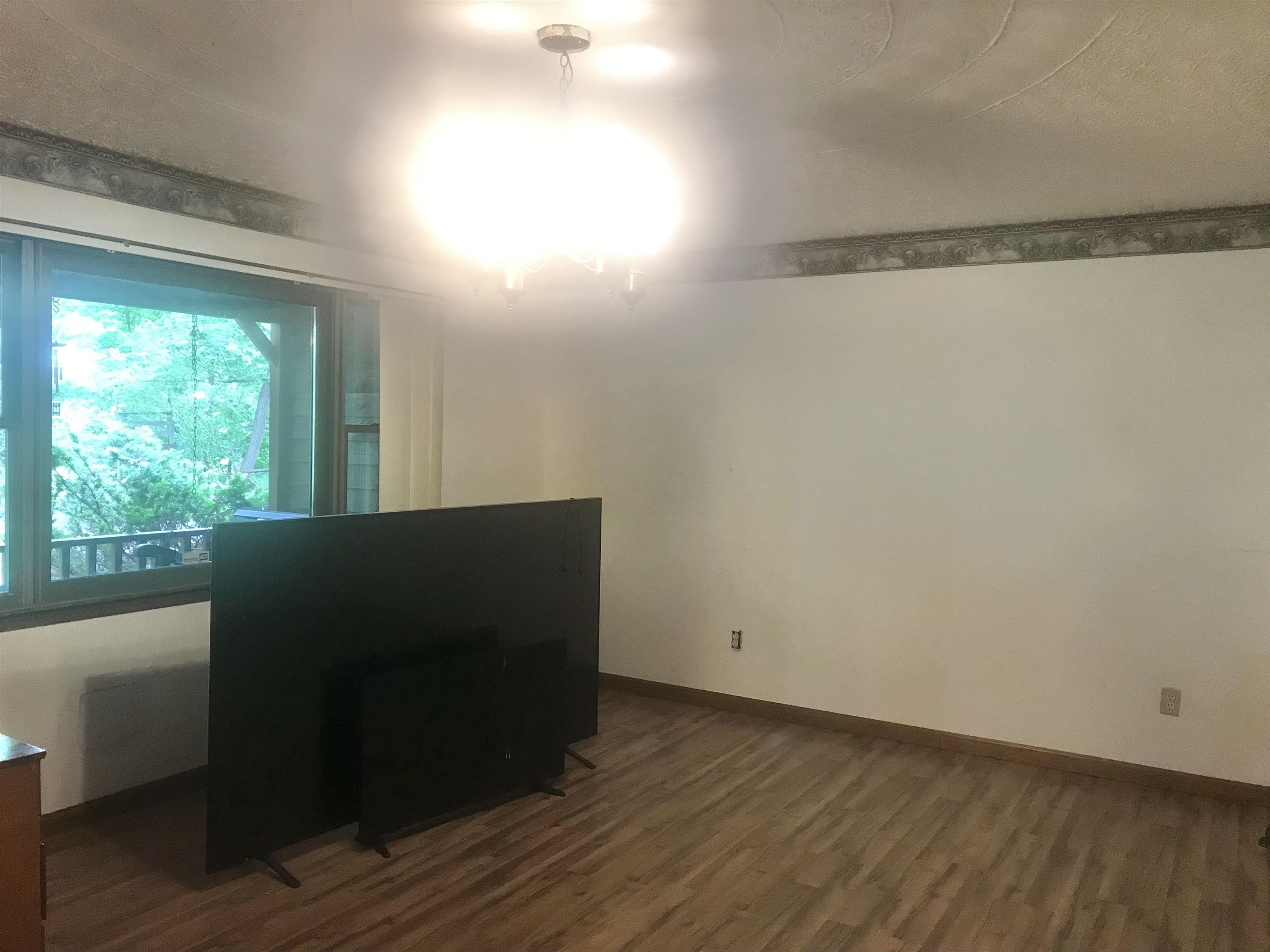 https://zimg.paragon.ice.com/ParagonImages/Property/PH/AABRKY/60617/13/0/0/0c076e44feaad9e9acd0eb2ee8265bee/0/a3e4675719db76e0ab08007c1a354d78/60617-36226393-481e-4b80-937e-865563027397.JPG