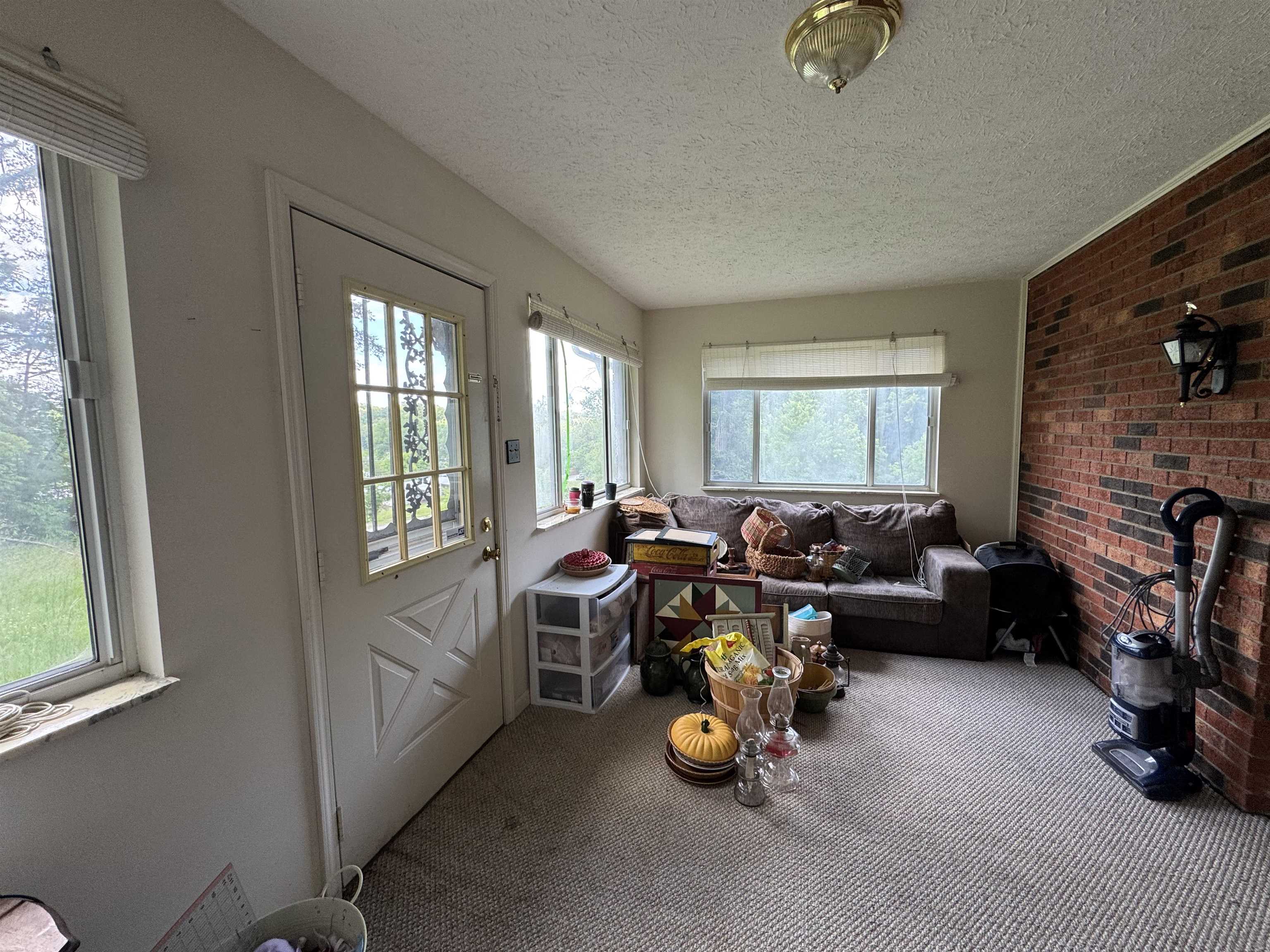 https://zimg.paragon.ice.com/ParagonImages/Property/PH/AABRKY/60633/9/0/0/a81b2d89bf37a1f980f721189424b7bb/0/29da76e21cdf03732d09384719b37b6c/60633-42211f05-5ebd-47b7-b459-9d7e5bdd23b4.JPG