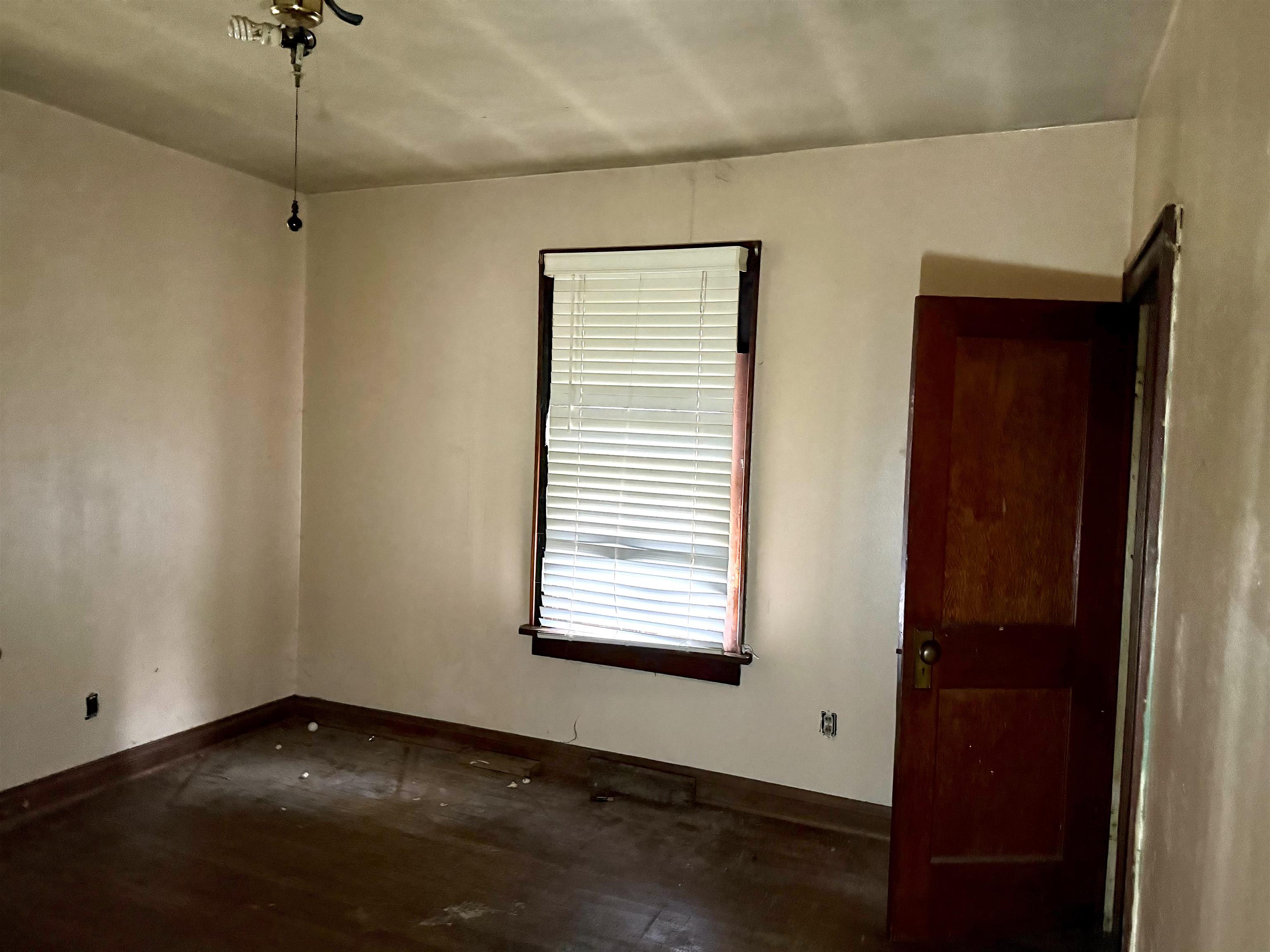 https://zimg.paragon.ice.com/ParagonImages/Property/PH/AABRKY/60643/11/0/0/6b6e8545ce49c973de9be2ad578d58f4/0/44fe1afded4d7e44688d7b66fe6c81a2/60643-aef180ef-5bbe-457c-a06e-6f00ab9192f2.JPG