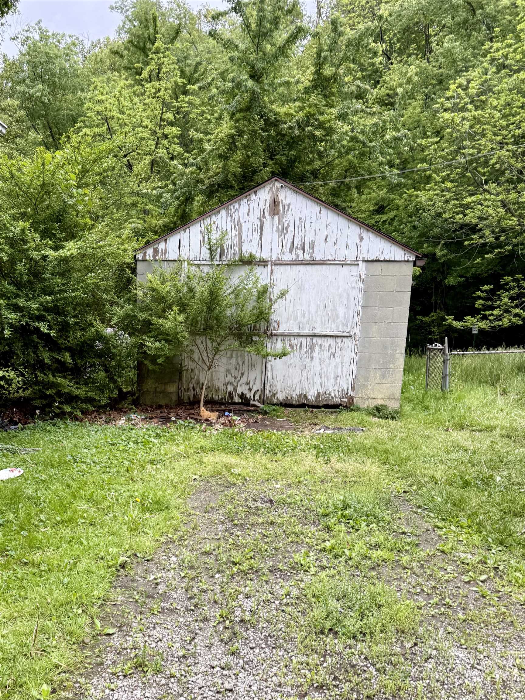 https://zimg.paragon.ice.com/ParagonImages/Property/PH/AABRKY/60643/2/0/0/4c04b69db34a744388e084e036f8df37/0/44fe1afded4d7e44688d7b66fe6c81a2/60643-eb303ad7-5632-4b17-8668-a30a812f4623.JPG