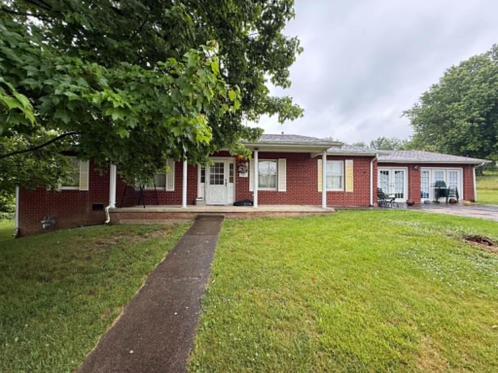https://zimg.paragon.ice.com/ParagonImages/Property/PH/AABRKY/60646/11/0/0/a274050c8aa711a3bdc31d367ba08b12/0/315d8100465f9bcf6dd6a6bb47fe728f/60646-0d7d473f-1f36-445b-b5cc-10c289d17ea7.JPG