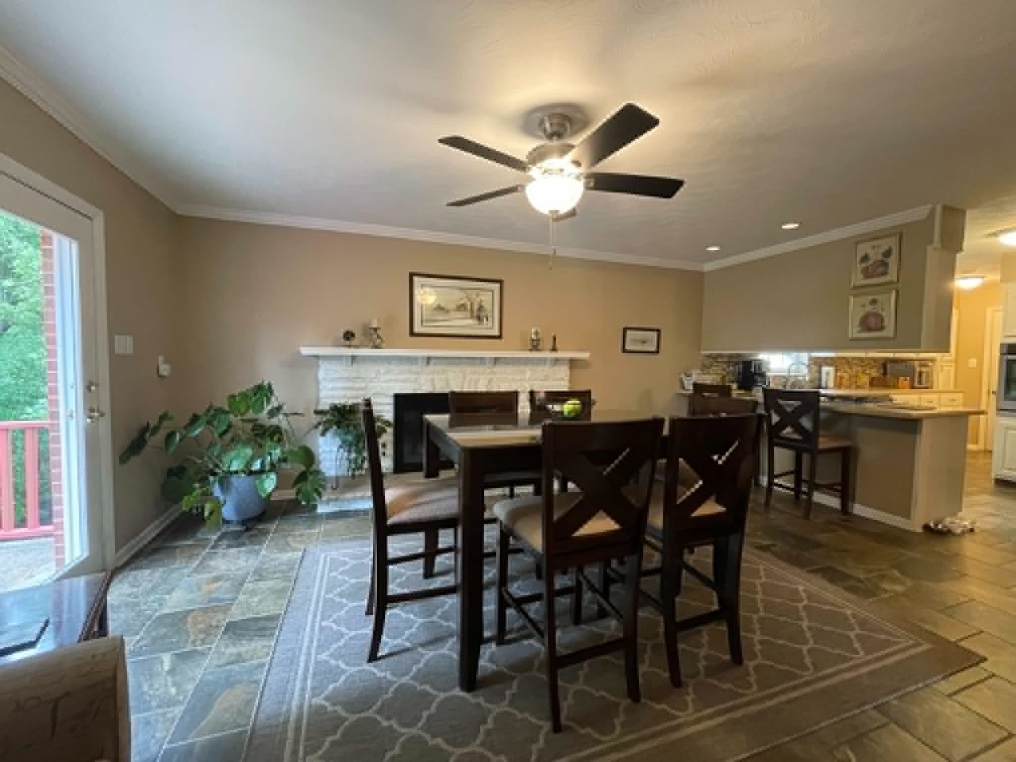 https://zimg.paragon.ice.com/ParagonImages/Property/PH/AABRKY/60648/13/0/0/31160260696b0da9862a46d69ca37ea1/0/85a9c10efddfb329980575fbcd362898/60648-9317ed48-9655-4b3c-b47e-316a15ab4f10.JPG