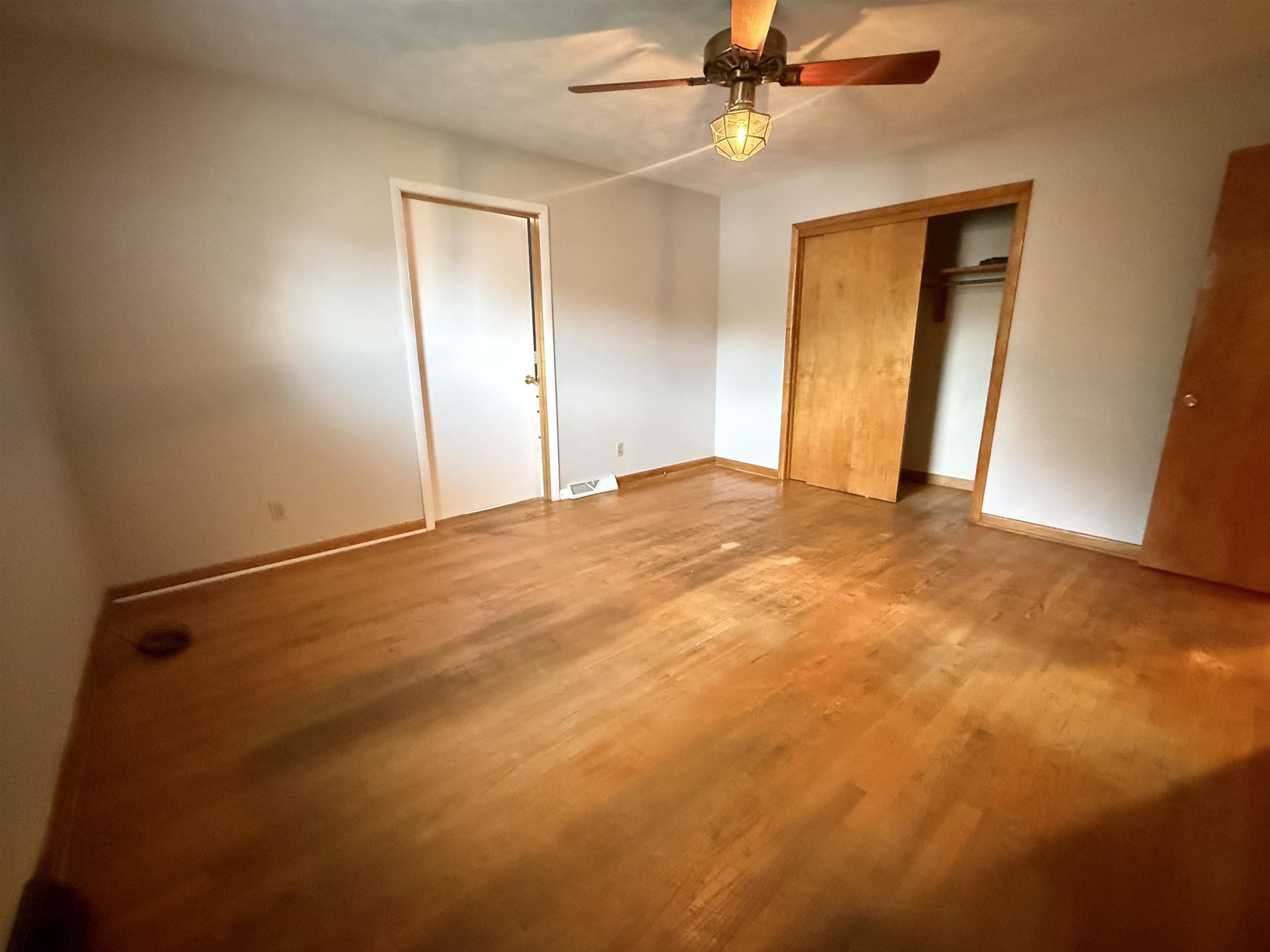 https://zimg.paragon.ice.com/ParagonImages/Property/PH/AABRKY/60658/11/0/0/e90cb94b35e043ccf78f4daa1fb11c0c/0/caf5100cb51858ab48fc85faf11f7b32/60658-ceb369ce-0ae7-4e9b-a313-e0ce9a3a787e.JPG