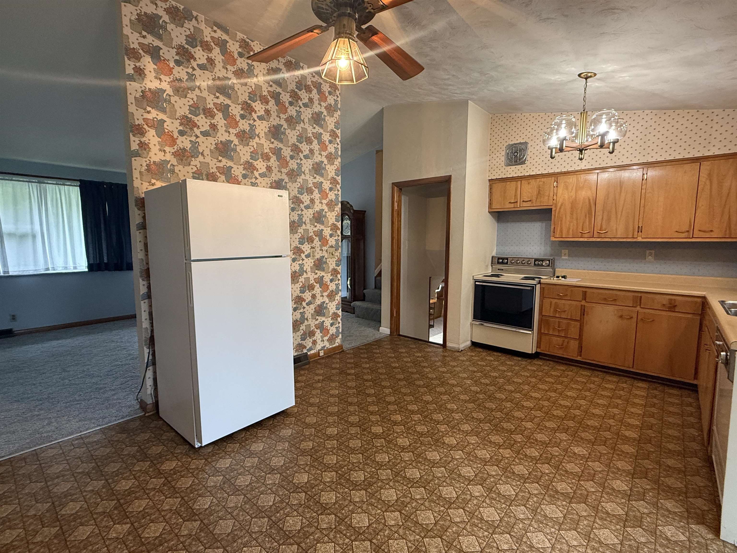 https://zimg.paragon.ice.com/ParagonImages/Property/PH/AABRKY/60658/6/0/0/060e3b24a70e30a84140a9095b86f072/0/caf5100cb51858ab48fc85faf11f7b32/60658-65e89d51-110f-4763-90cd-513e91c22b2a.JPG