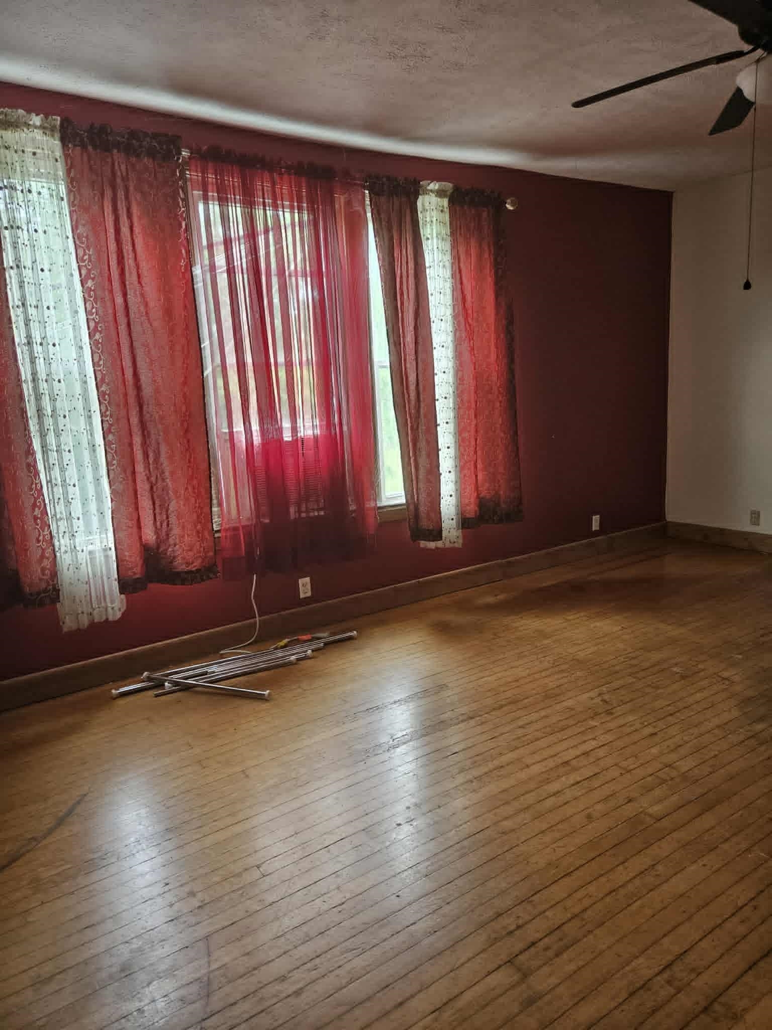 https://zimg.paragon.ice.com/ParagonImages/Property/PH/AABRKY/60669/5/0/0/e48cb6fb41c76d4df28797c59a302ef0/0/011611d141460307763d0fefa73f6dd2/60669-524388a1-2d49-4831-893c-2a3ca994e855.JPG
