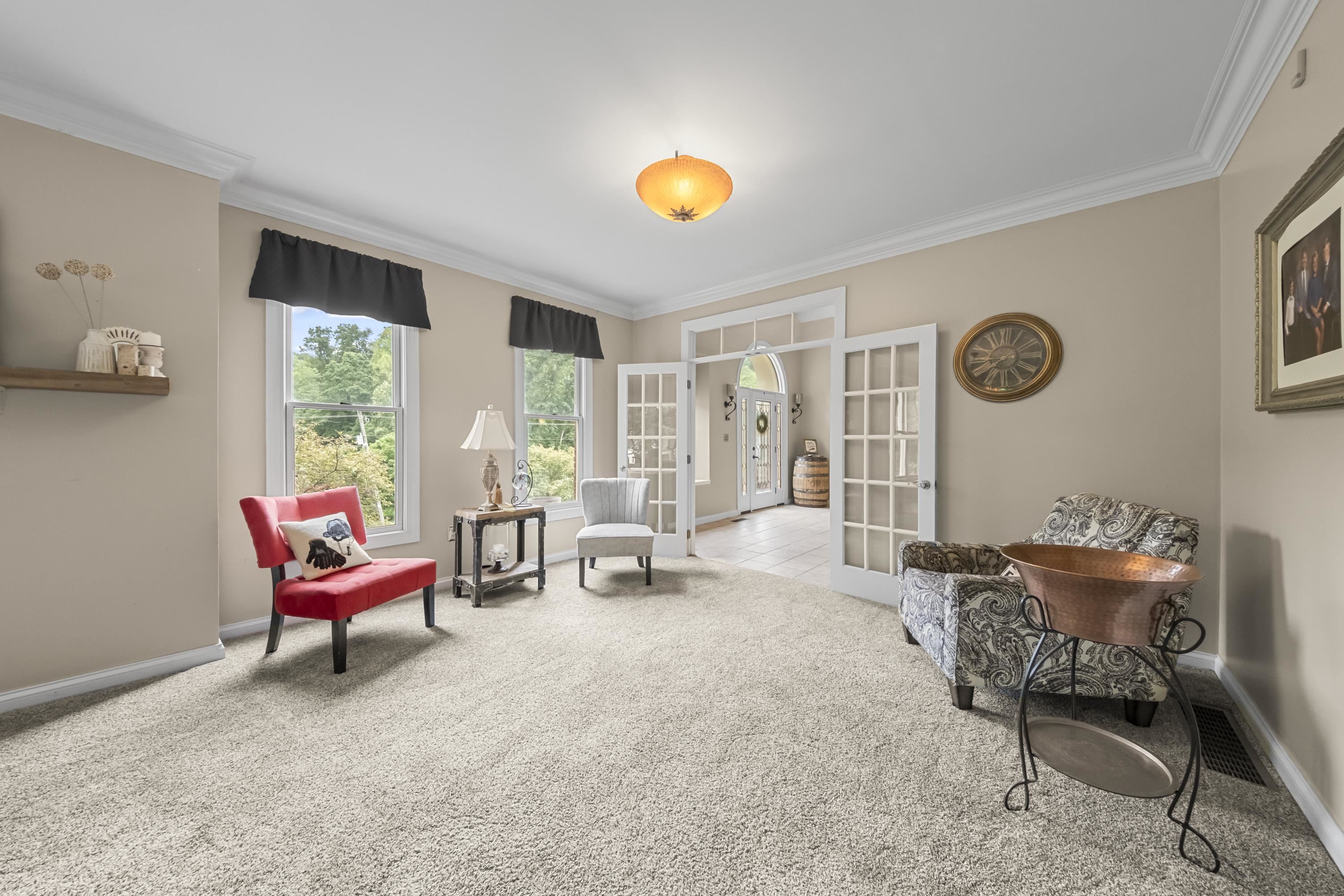 https://zimg.paragon.ice.com/ParagonImages/Property/PH/AABRKY/60672/8/0/0/350171b5960799761a38ccdd94696e97/0/c6ad875c0d32478d52a53dd67c11730b/60672-57fb26e0-cfb3-4ef8-9187-39bae307ddc4.JPG