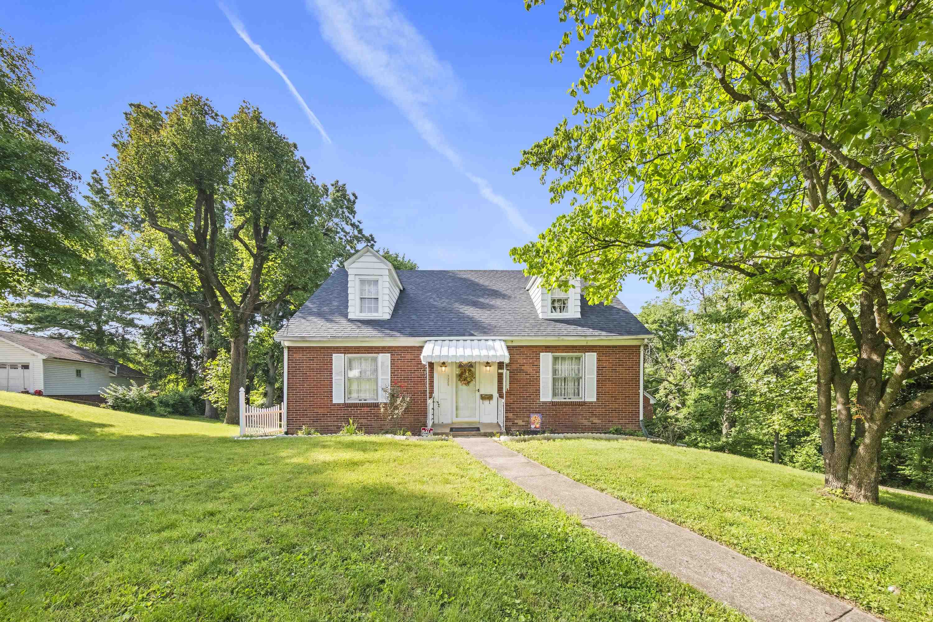 https://zimg.paragon.ice.com/ParagonImages/Property/PH/AABRKY/60690/1/0/0/b1deabd47a8e9ed2439b61d2dbf972f4/0/6278b74529b0f60d489fdee5a89148a4/60690-9c52329e-5f97-46c1-92cb-a2343678fdf7.JPG